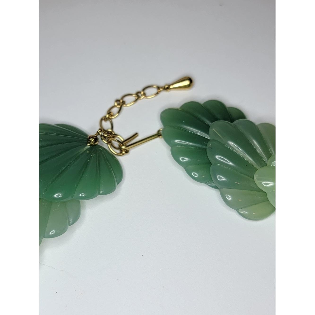 Vintage Green Lucite Statement Necklace Ombre Carved Scallop Shell Bib Necklace