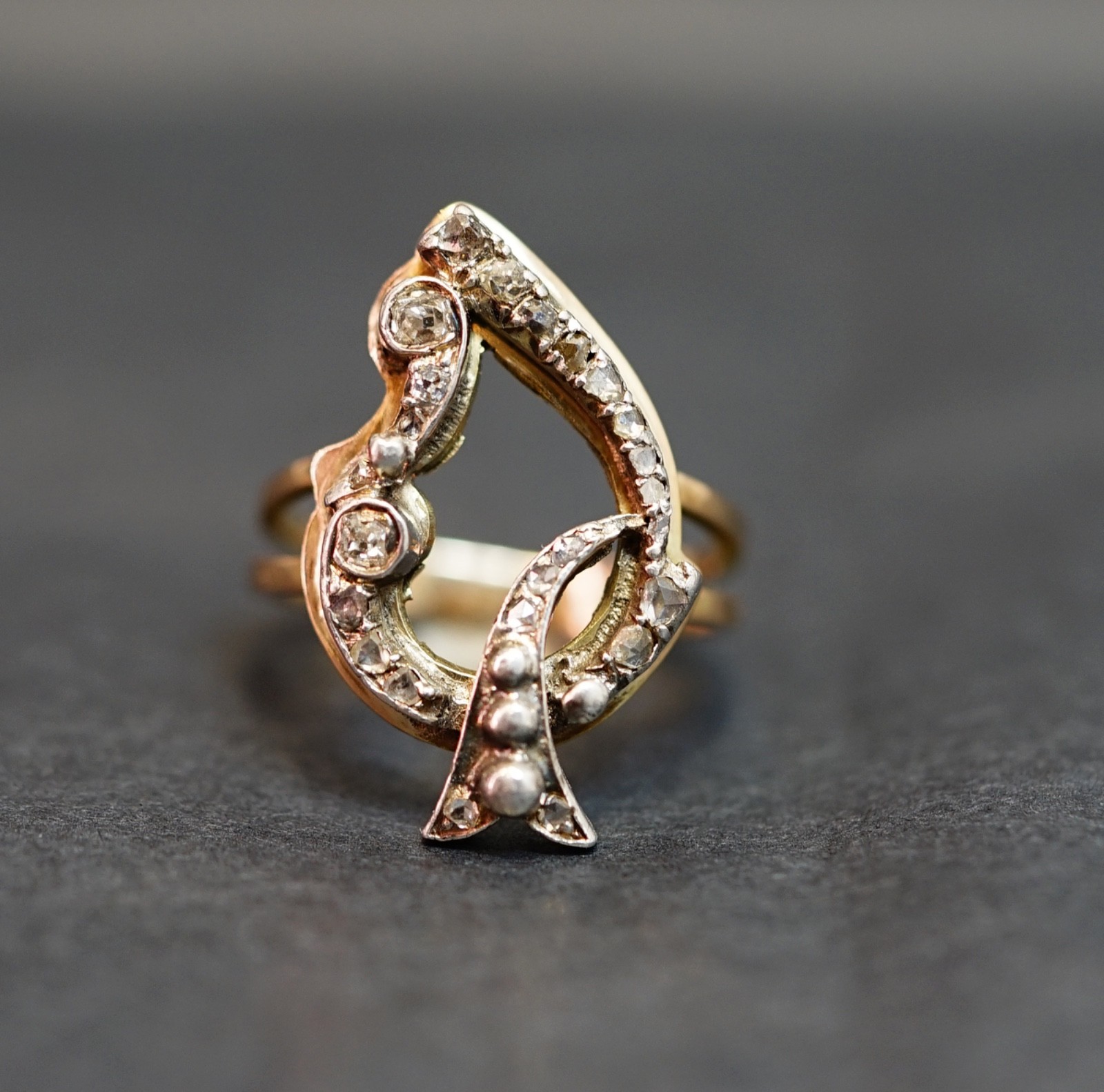 19c. Victorian 14K 585 Yellow Gold Ring Diamonds Spades Leave Splint Shanks