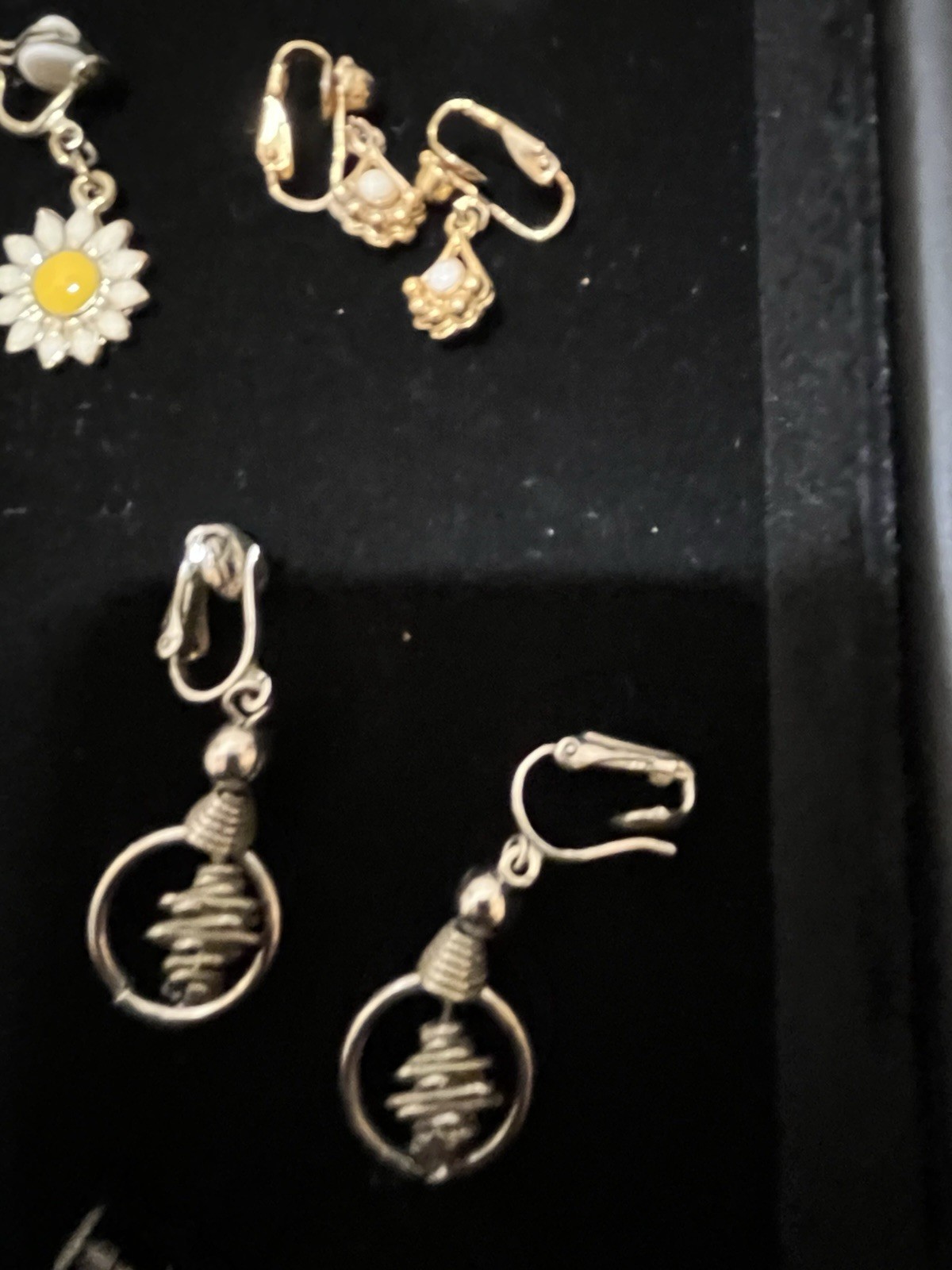 20 Pair Vintage Clip On EarRings Various Colors And Styles As Pictured Lot 02