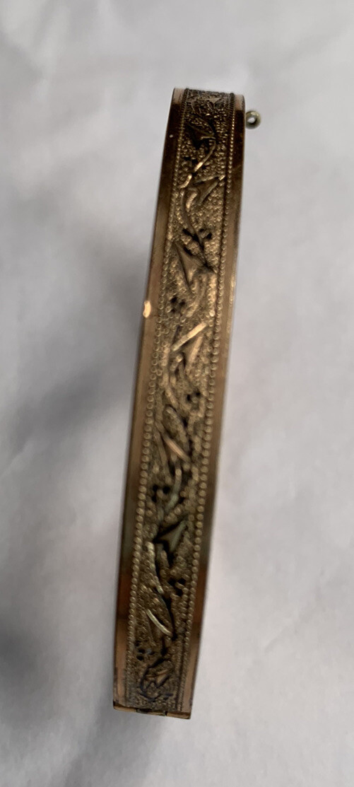Vtg 60s Gold Plated Hinged Bangle Bracelet 1/4”w Floral Etched Detail Oval Shape