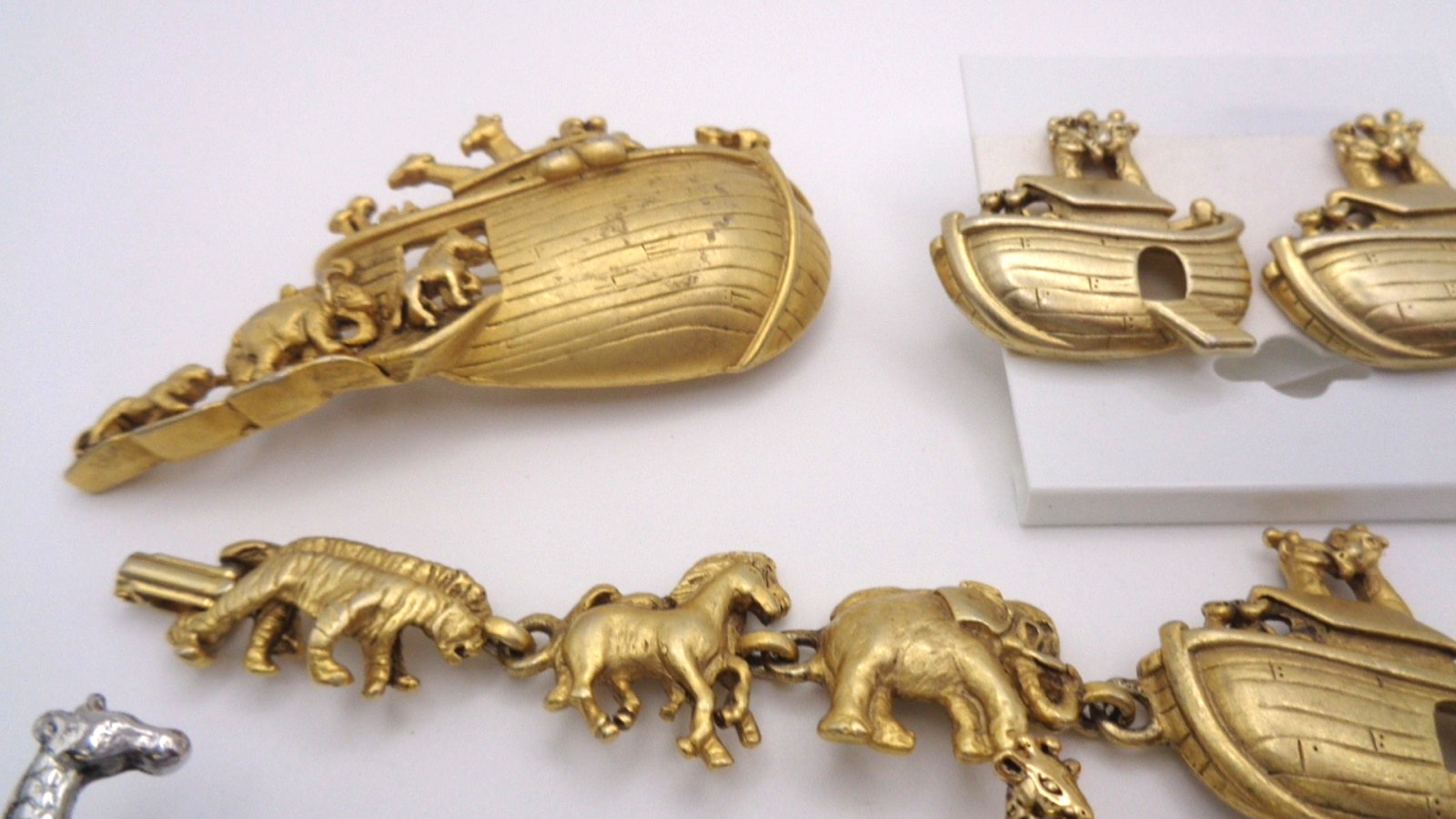 10 Vintage Gold & Silver Tone Noah’s Ark Animal Bracelet Brooch Clip Earring Lot