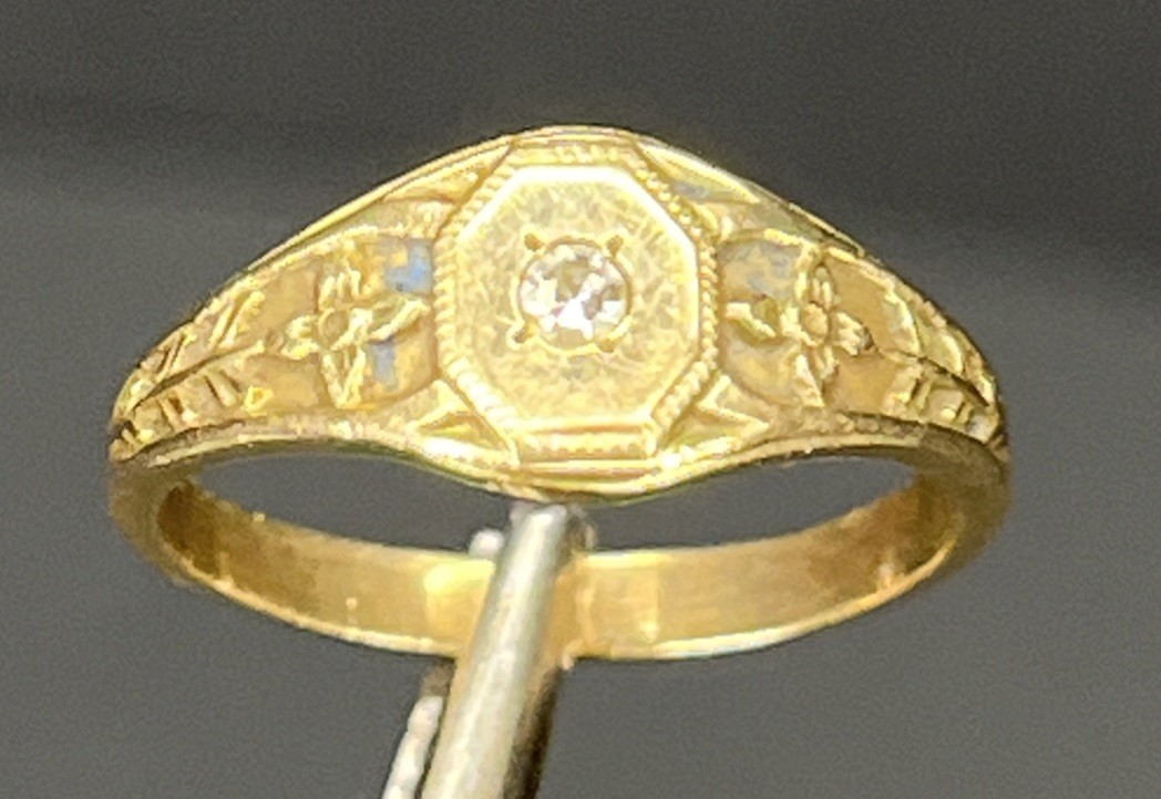 Vintage 10K Yellow Gold Petite Signet Ring Diamond Center 1.19 Grams Size 2