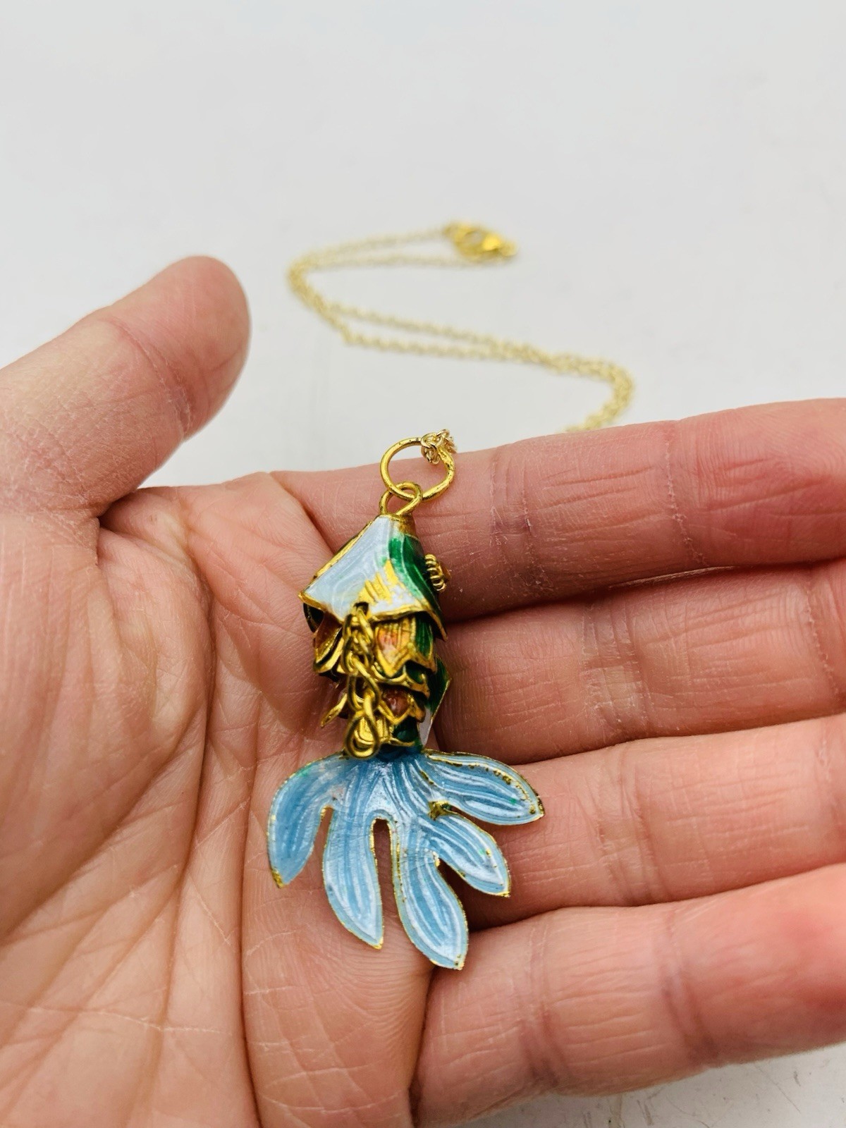 Vintage Lucky Asian Chinese Enamel Articulated Green Gold Tone Fish 16” Necklace