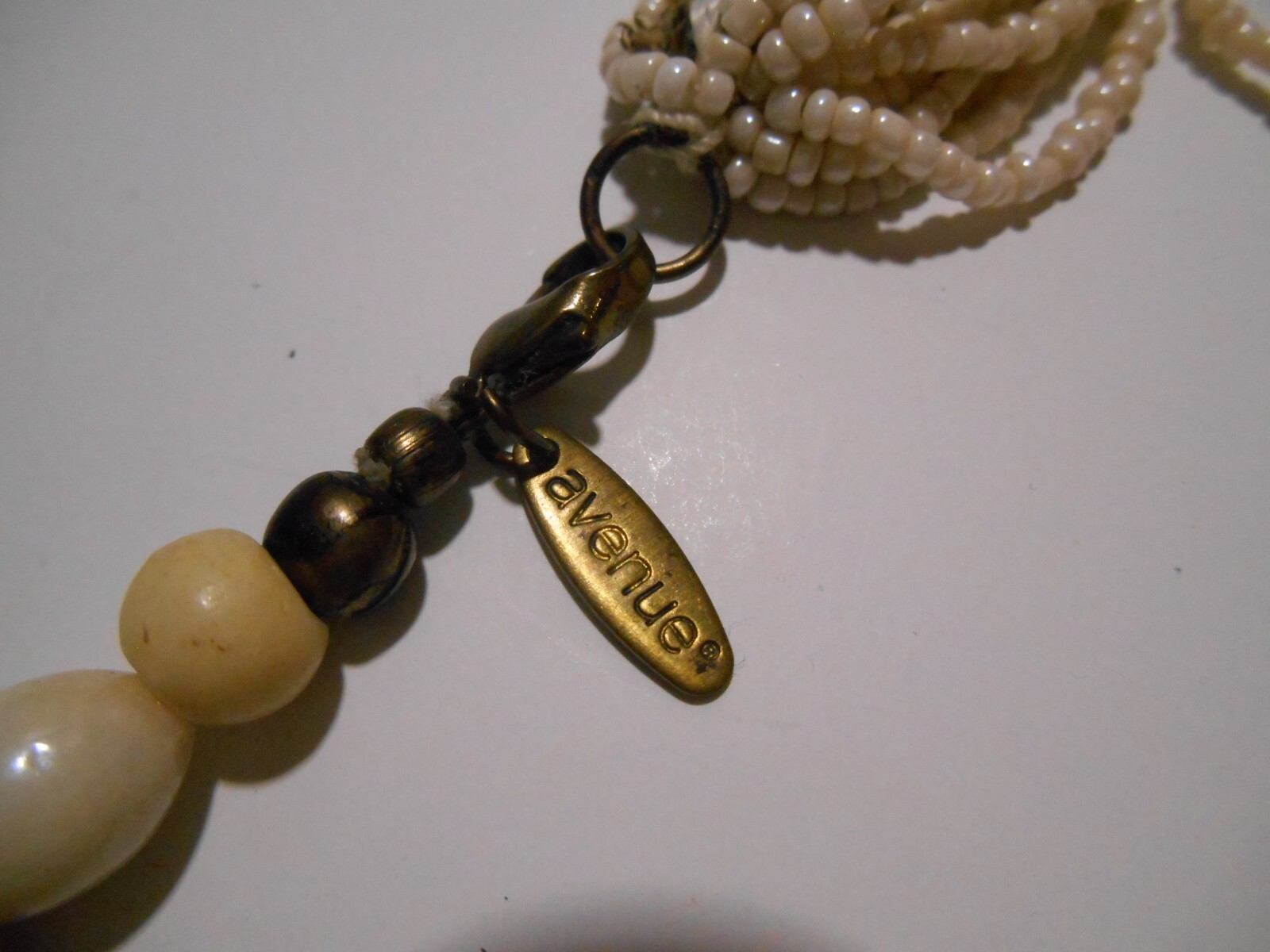 VTG AVENUE Multi Strand Beige Glass Micro Bead Bone Stone & Metal Necklace 28″