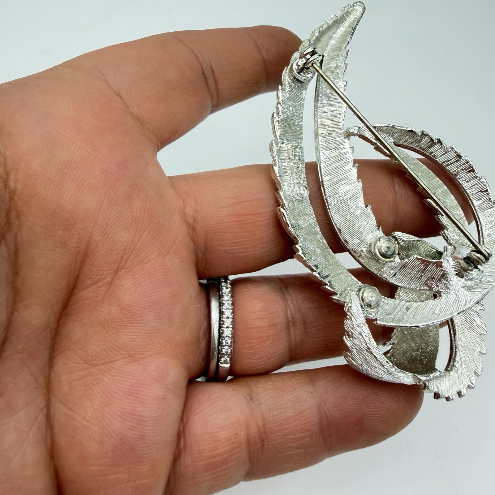 Vintage Sarah Coventry Leaf Brooch Large Textured Silver Tone