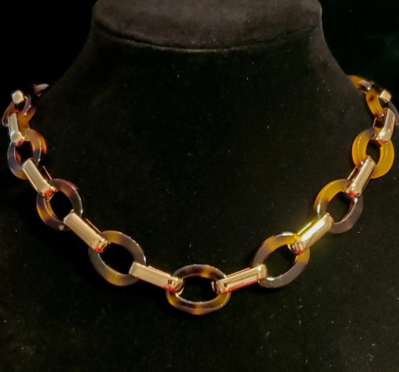 ANNE KLEIN Vtg Necklace, Tortoise Shell & Goldtone Chain Design with Oval Links