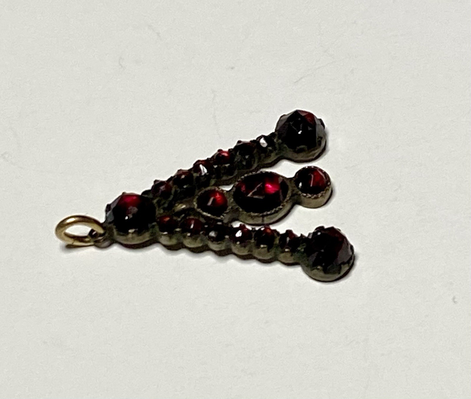 Victorian Garnet Pendant – circa 1837-1901, Low Carat Gold (5F149)