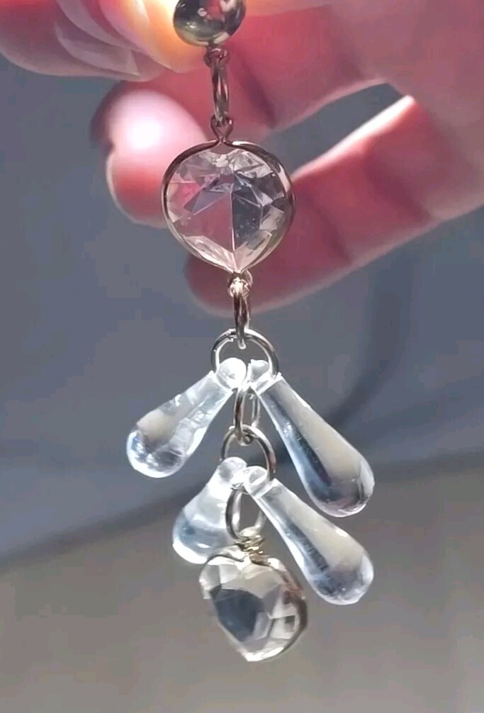 Vintage Gold Tone Clear Acrylic Lucite Dangle Heart Tear Drop Earrings Pierced