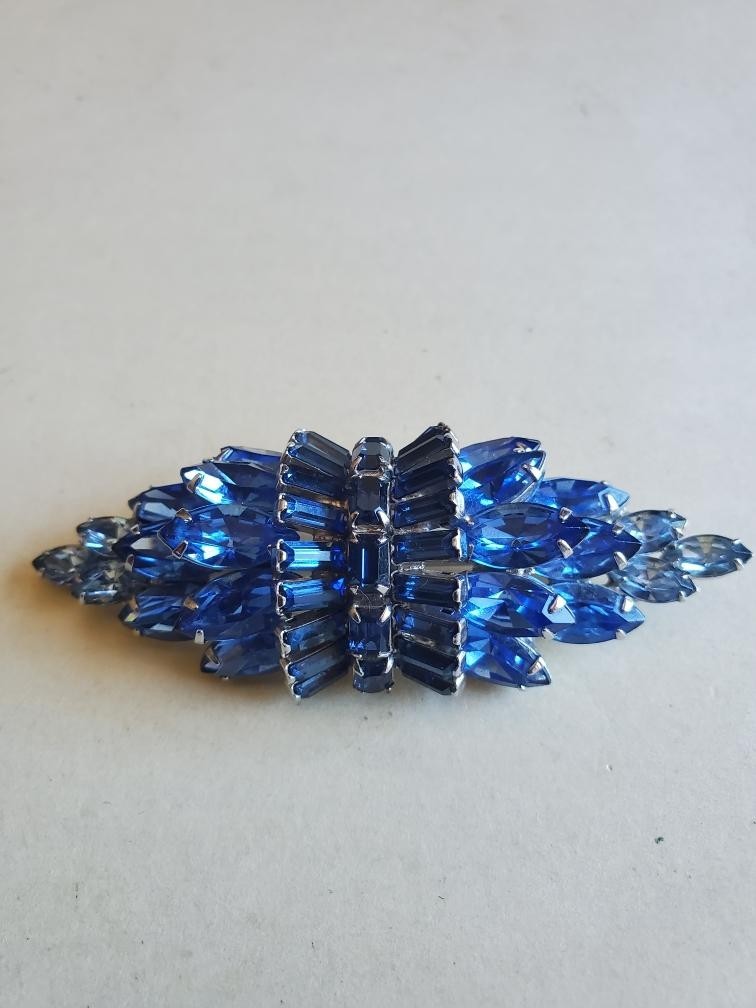 Kramer of New York Silver Tone Bow Look w/ Layers of Blues Assorted Sizes