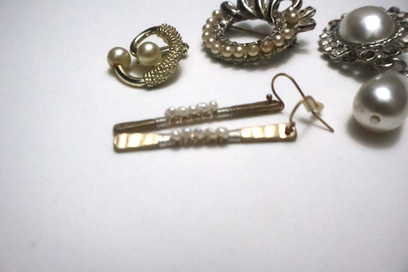 Vintage Faux Pearl Brooch & Earring Lot – Rhinestone Costume Jewelry Unmarked