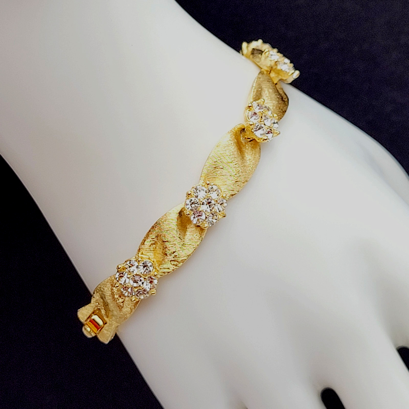 Crown Trifari April Birthday Series Ribbon Flower Clear Rhinestone Link Bracelet
