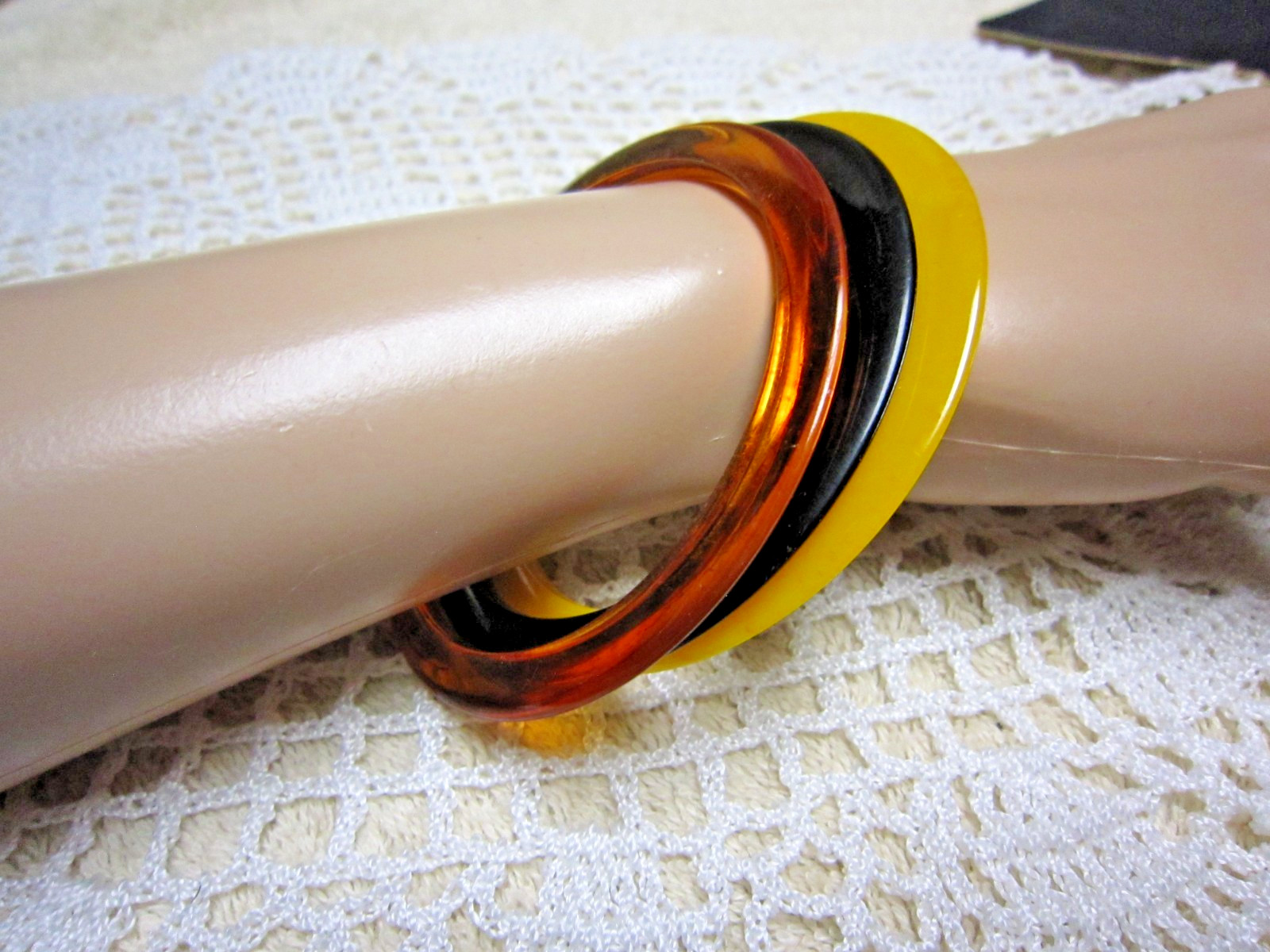 SARAH COVENTRY “BANGLES” Bracelet Set of (3) Acrylic Black, Butterscotch, Rust