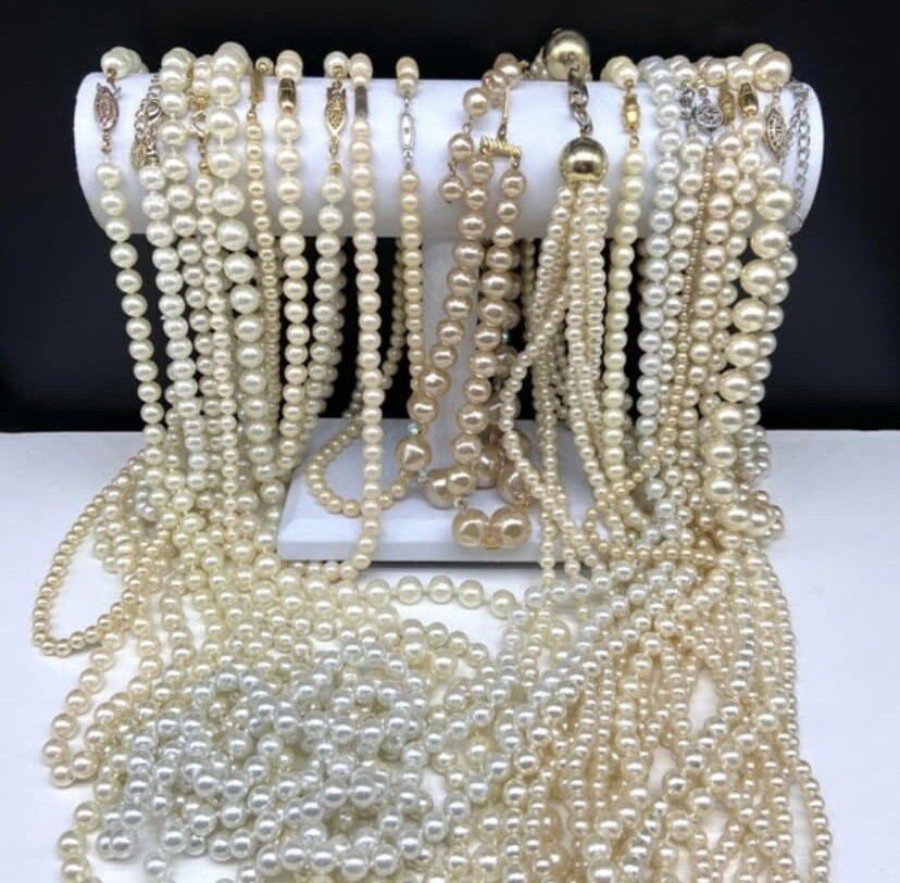 10 Beaded Faux Pearl Necklaces Costume Jewelry Lot Wearable Vintage Pearls