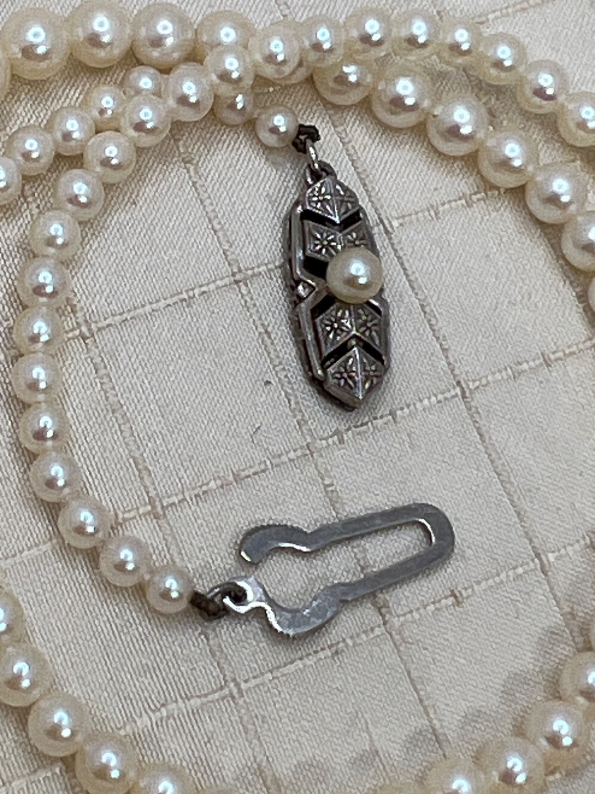 Vintage Mikimoto Pearl Necklace Silver Clasp 16″ Made in Japan
