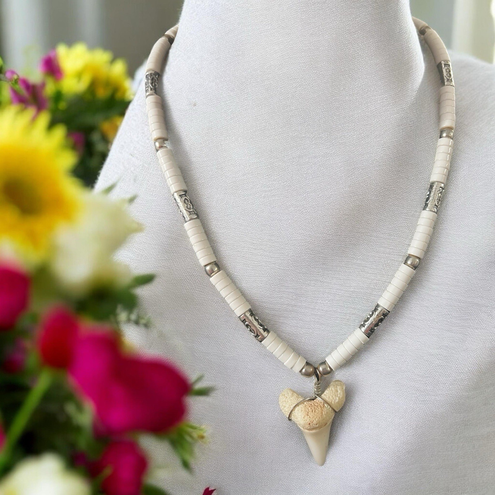 VTG Shell, Bead And Shark Tooth Beach Sand Sea Vacation Unisex Gift 20” Necklace