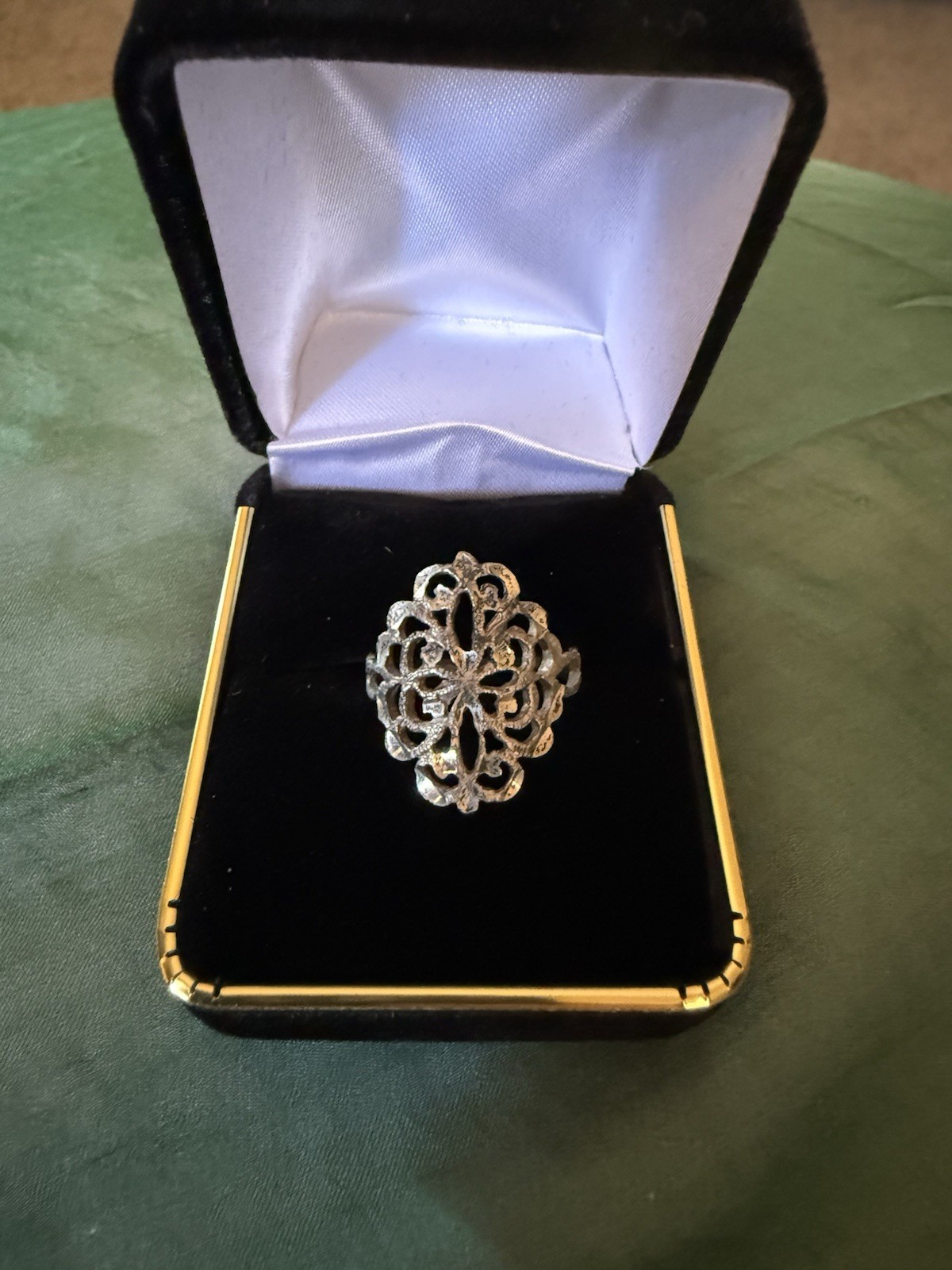 Vintage Silver Tone Gemstone Chips & Filigree Elongated Ring Size 7.5″!