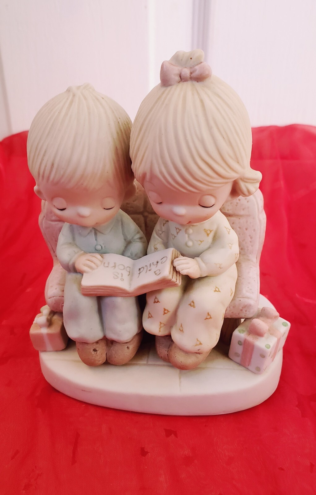 Vintage Collectible 1978 Jonathan David A CHILD IS BORN ENESCO Porcelain Figure