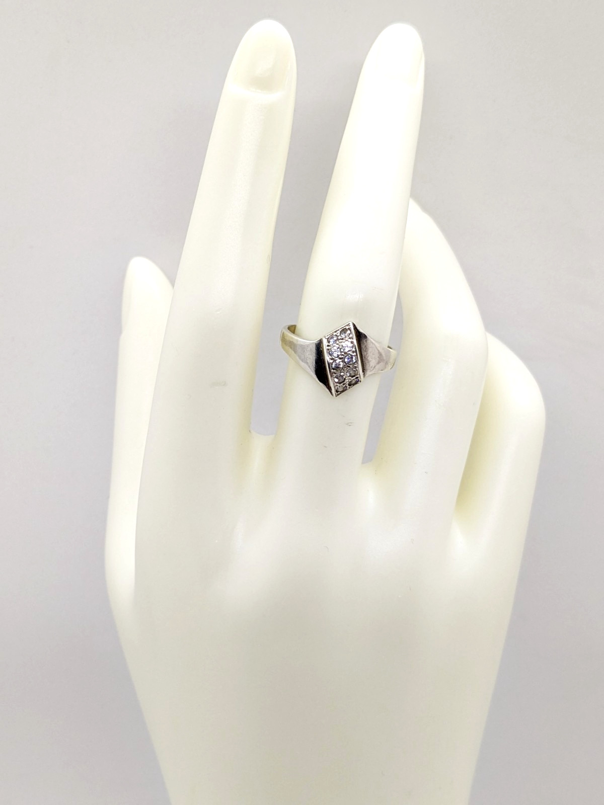 Vintage Elegant RING Silver 925 with Chic Bright Inserts -size: 8US (18mm) | #47