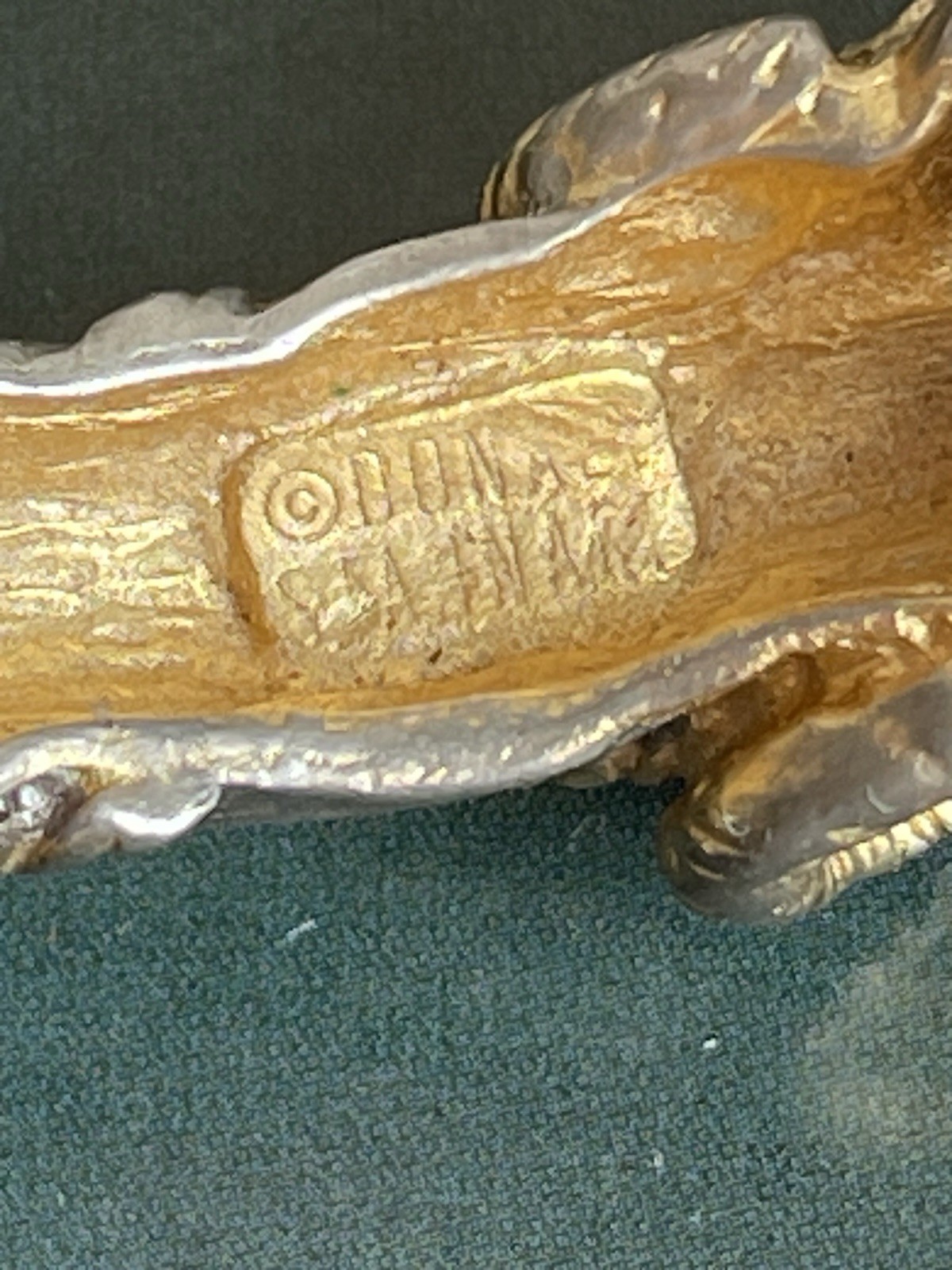 Vintage signed Donald Stannard double Ram head gold tone hinged clamper bracelet