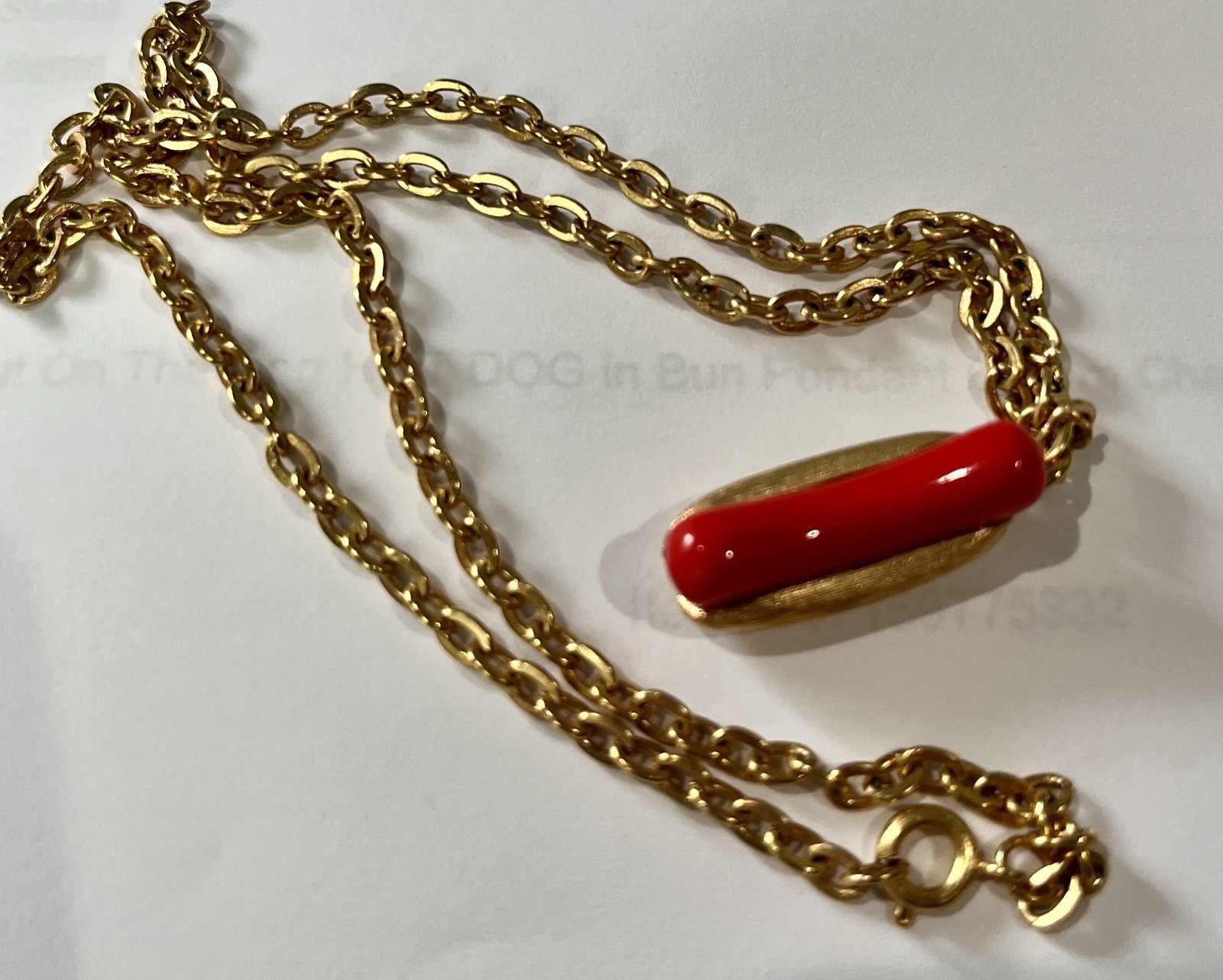 Vintage AVON 1975 ‘Put On The DOG’ HOT DOG in Bun Pendant Charm Chain Necklace