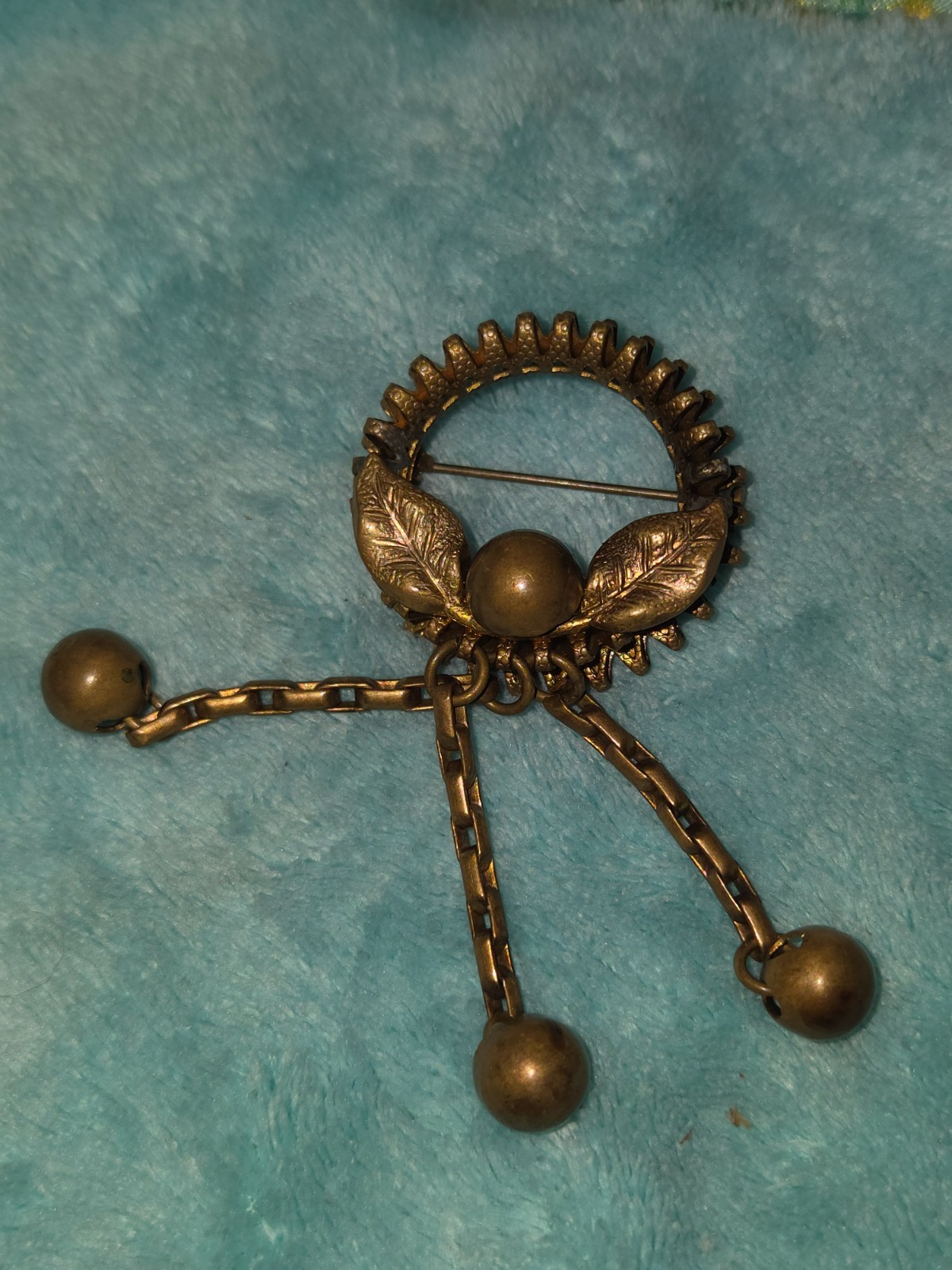 1860-1900 Victorian Mourning Brooch, Guilded Metal, no stones