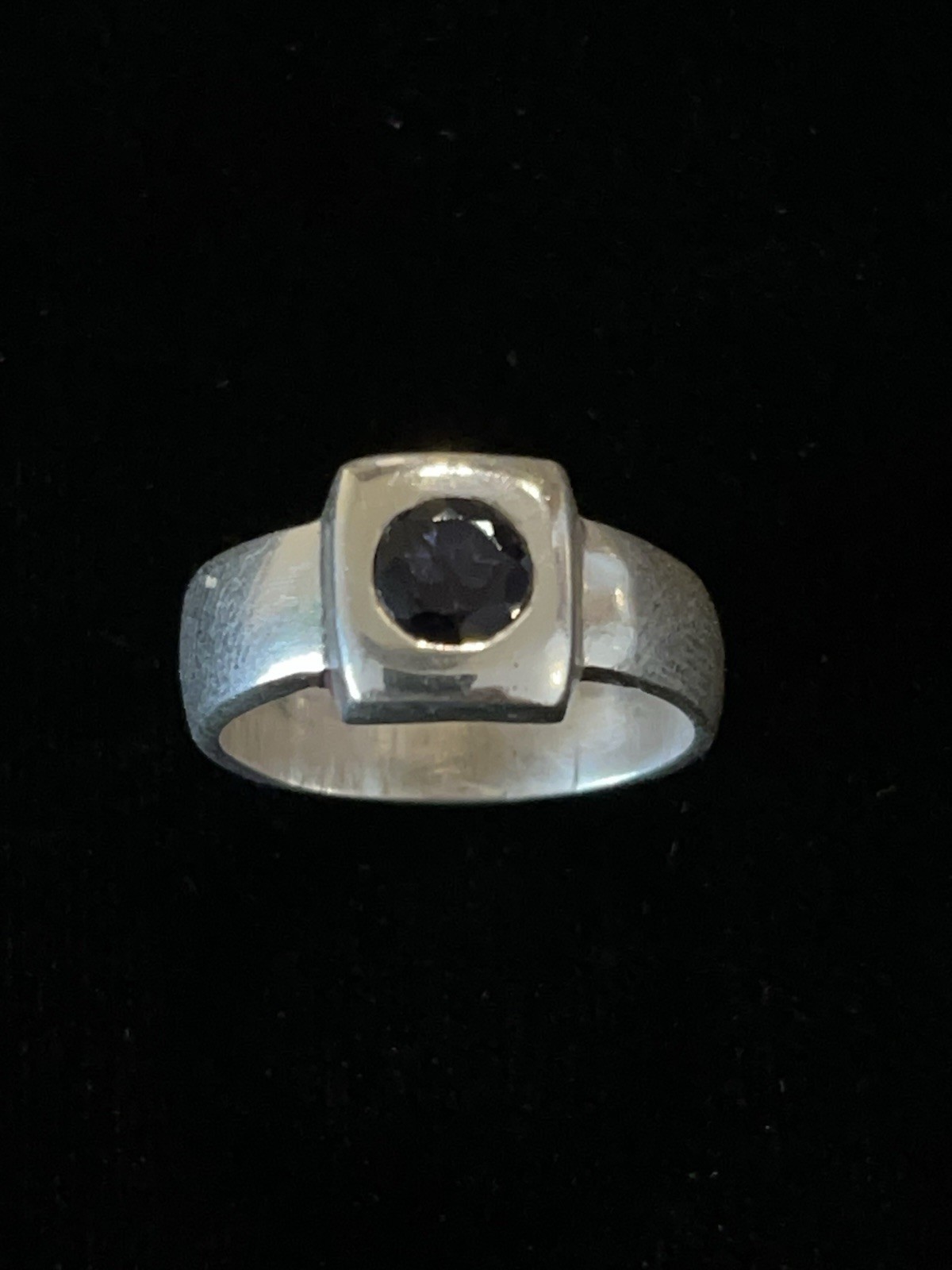 Vintage Sterling Silver 925 Purple sapphire Ring Size 7