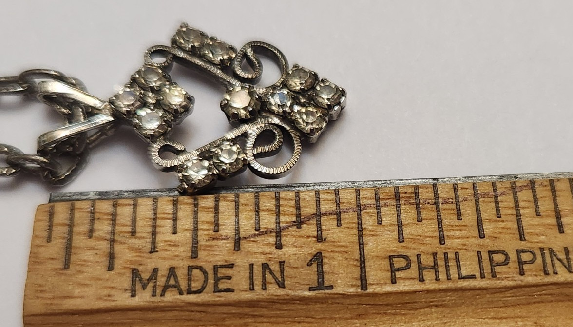 VINTAGE DIAMOND RHINESTONE NECKLACE – SILVER TONE SETTINGS – 17″