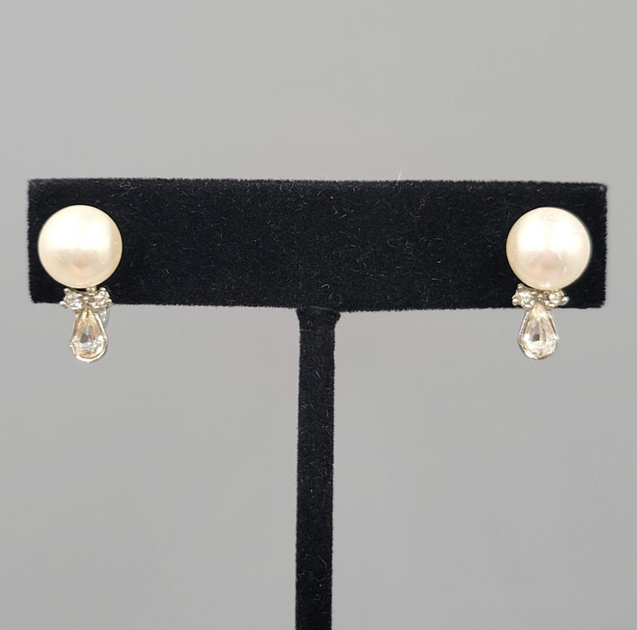 Vintage Faux Pearl Clear Rhinestone Clip on Earrings Silver tone Screw Back 3/4″