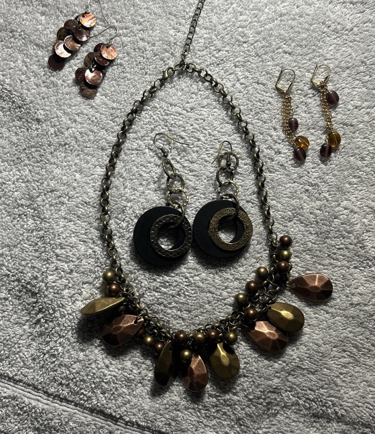 Bronze color Necklace and three Earrings Set Fashion Jewelry