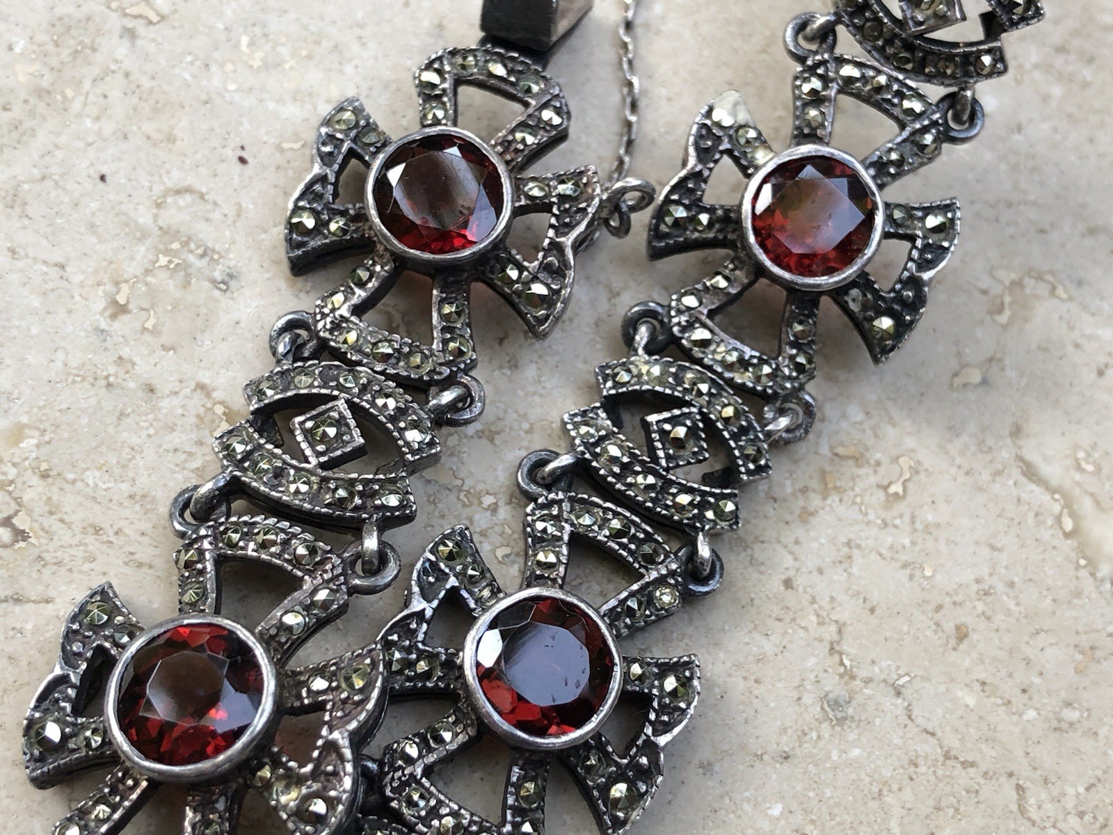 💥❤️✨VINTAGE 925 STERLING SILVER GARNET & MARCASITE MALTESE CROSS BRACELET ✨❤️💥