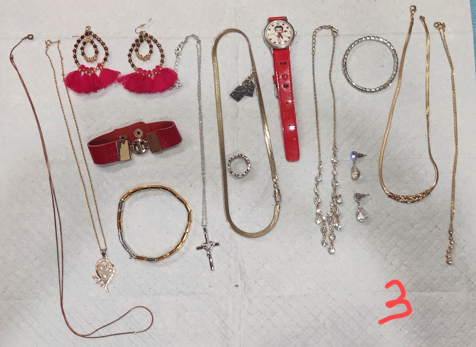 Lot Of Estate Costume Jewelry, 15 Pcs