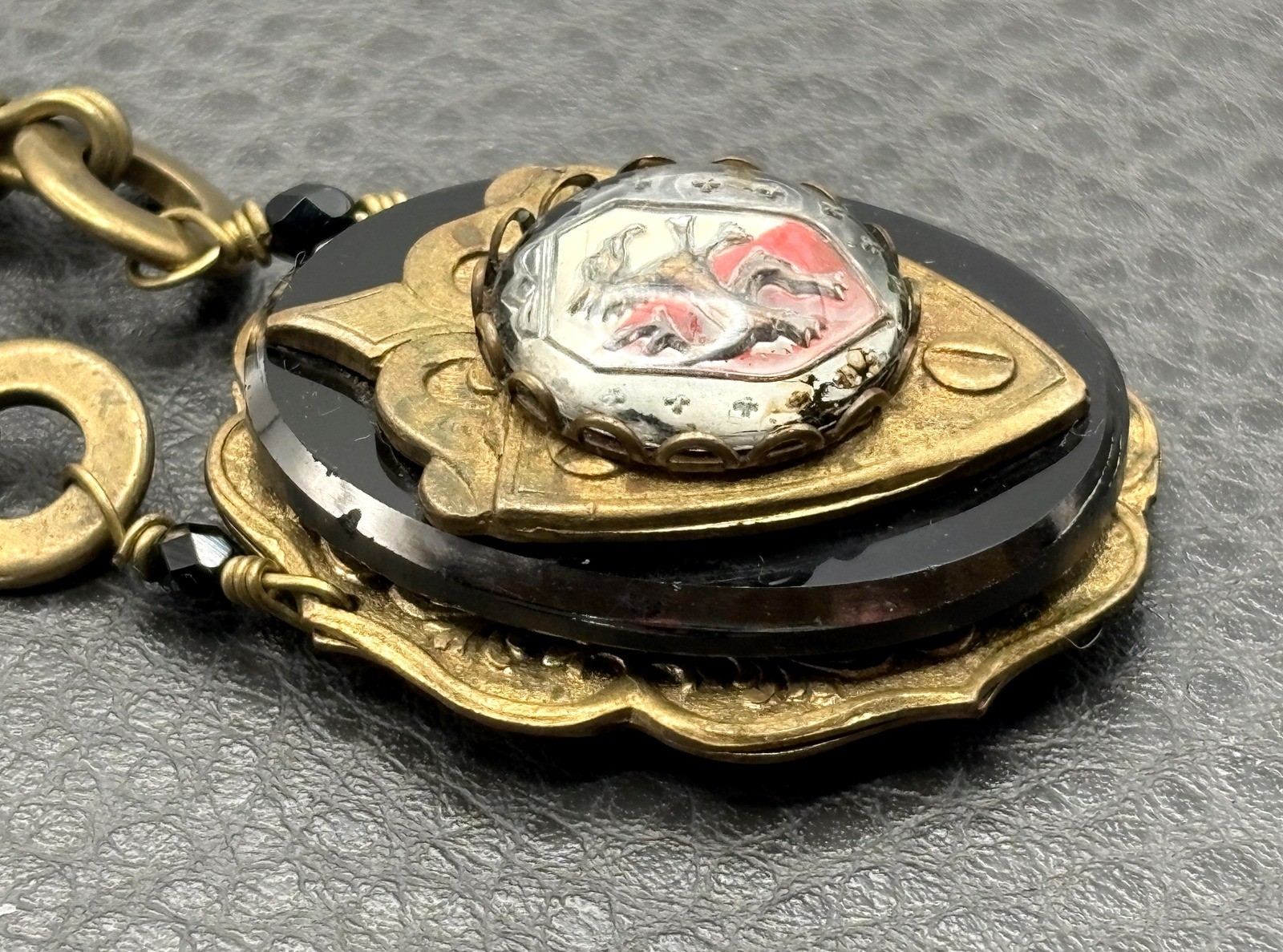 Vintage Heraldic Lion Cameo Chunky Victorian Revival Pendant Chain Necklace 19”
