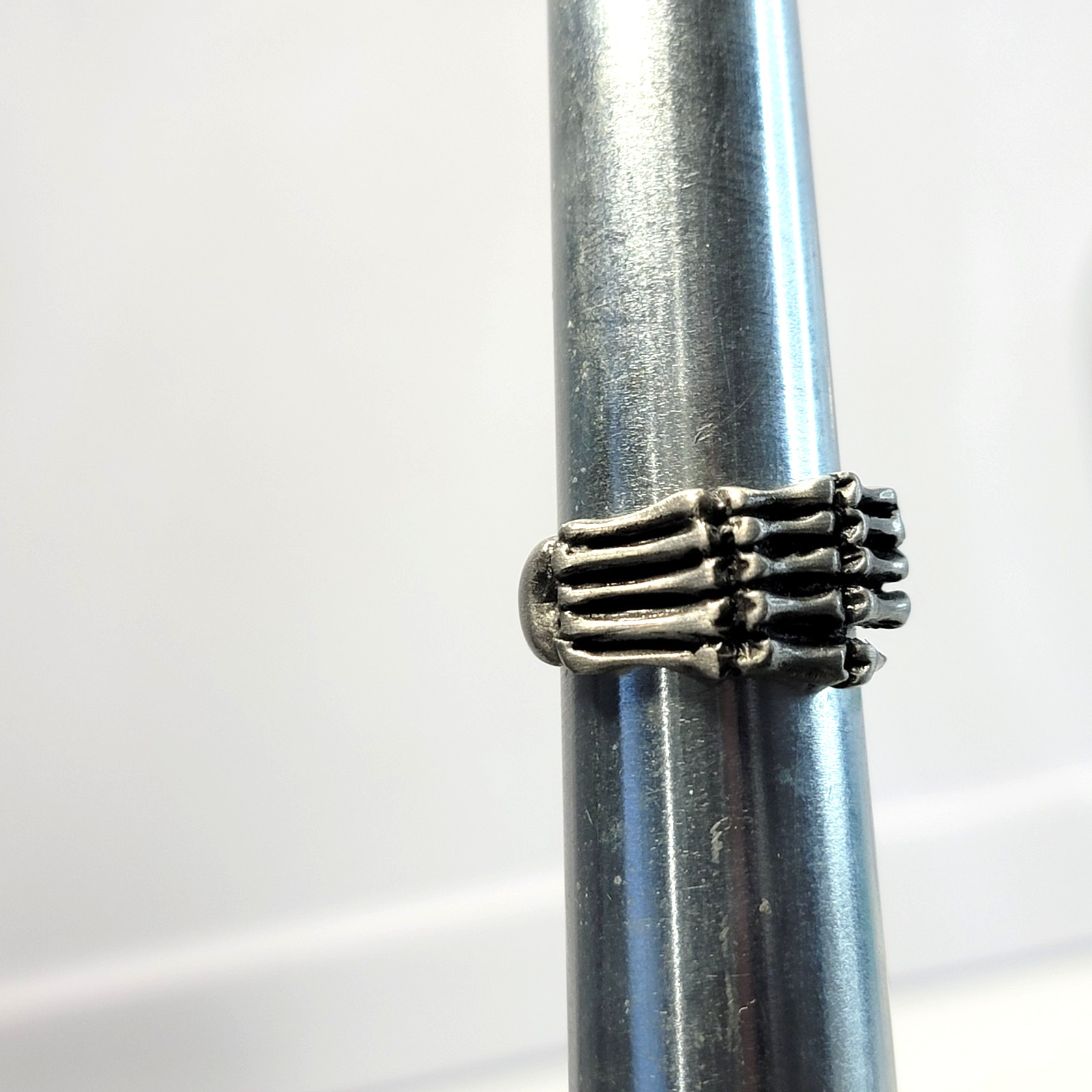 Vintage Pewter Skeleton Hand Wrap Ring Size 8 Gothic Biker Punk Skull Bone