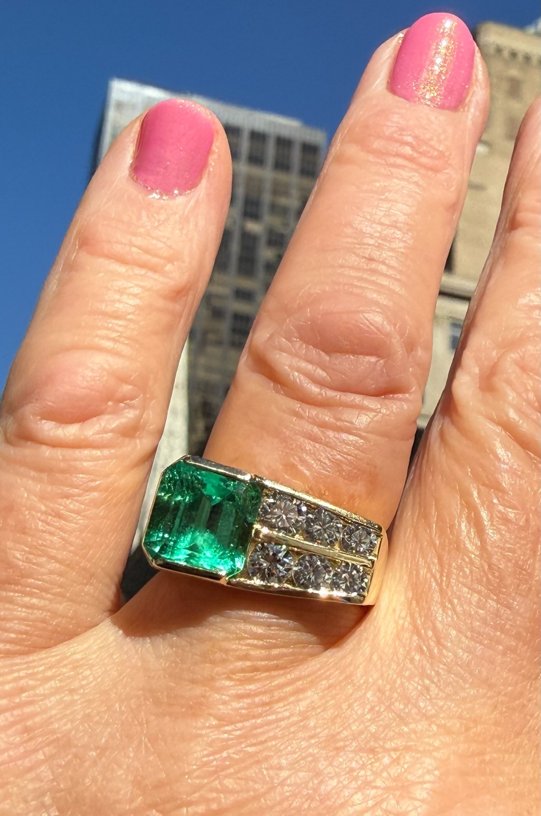 Vintage GIA 4.20ctw Natural Colombian Green Emerald Diamond 18K Yellow Gold Ring