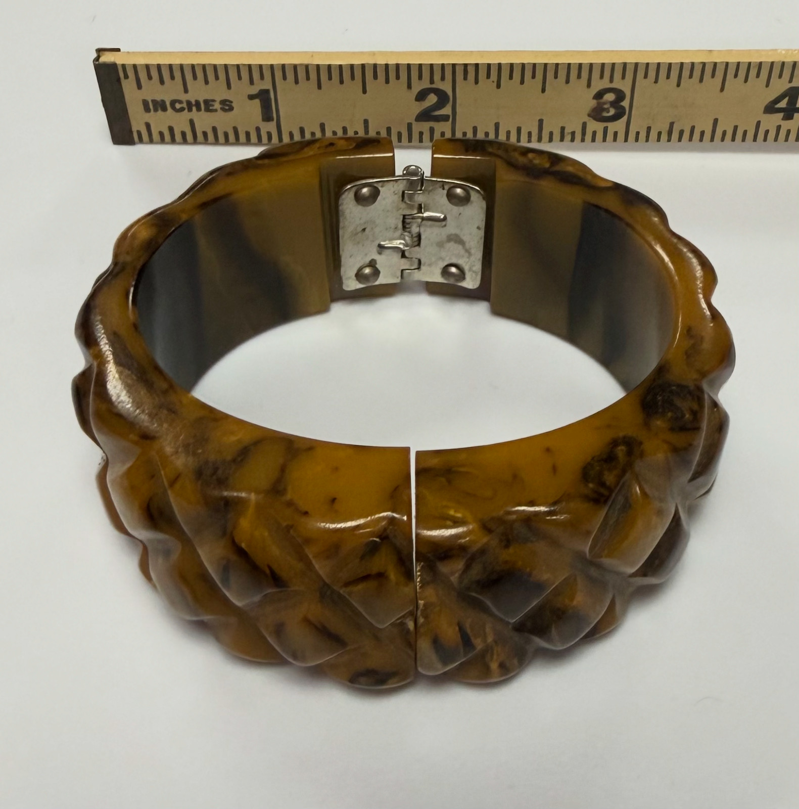 VTG TESTED BAKELITE HINGED CLAMPER BRACELET DEEP CARVED ROOTBEER BUTTERSCOTCH