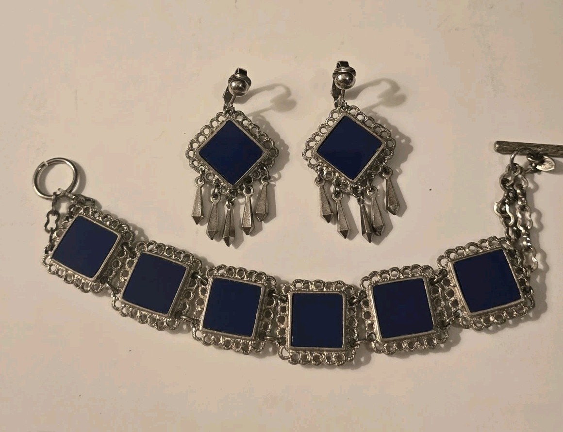 Vintage Celebrity N.Y Reversible Red Blue Enamel Bracelet + Clip Blue Earrings