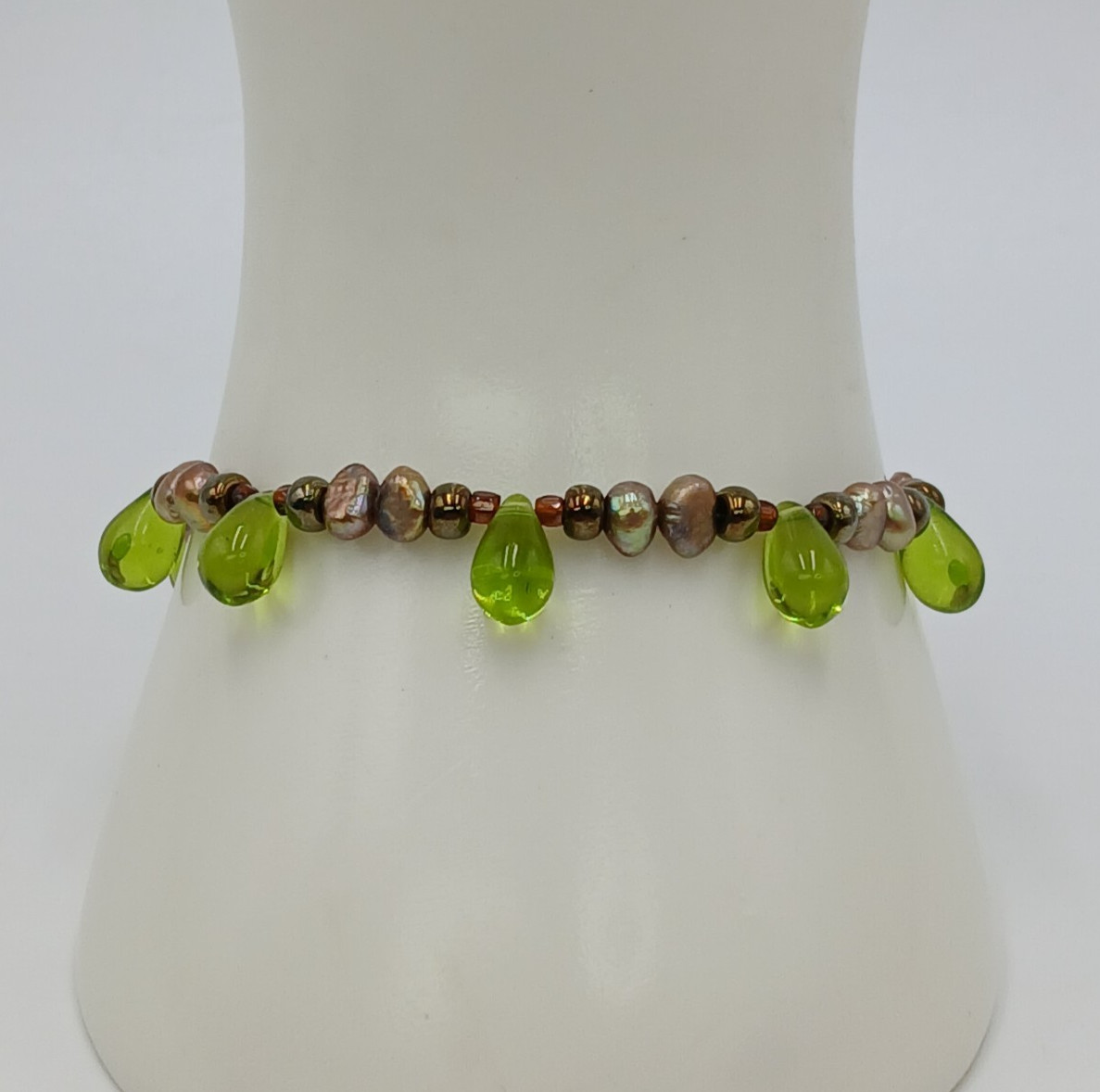 VTG 925 Green Teardrop Crystal and Pearl Bracelet 7in Sterling Silver 7g Toggle