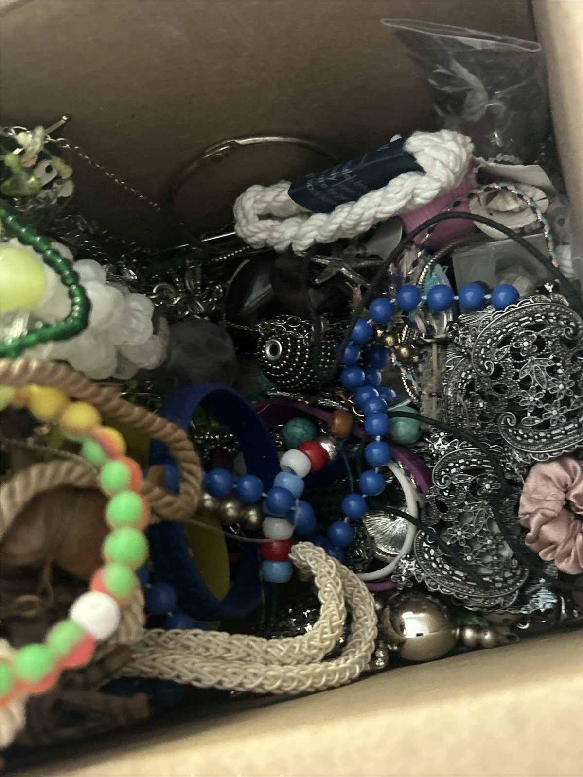 HUGE 9.5 lbs Jewelry Lot WEARABLE & REPAIR CRAFTING Unsearched VTG/NOW ESTATE