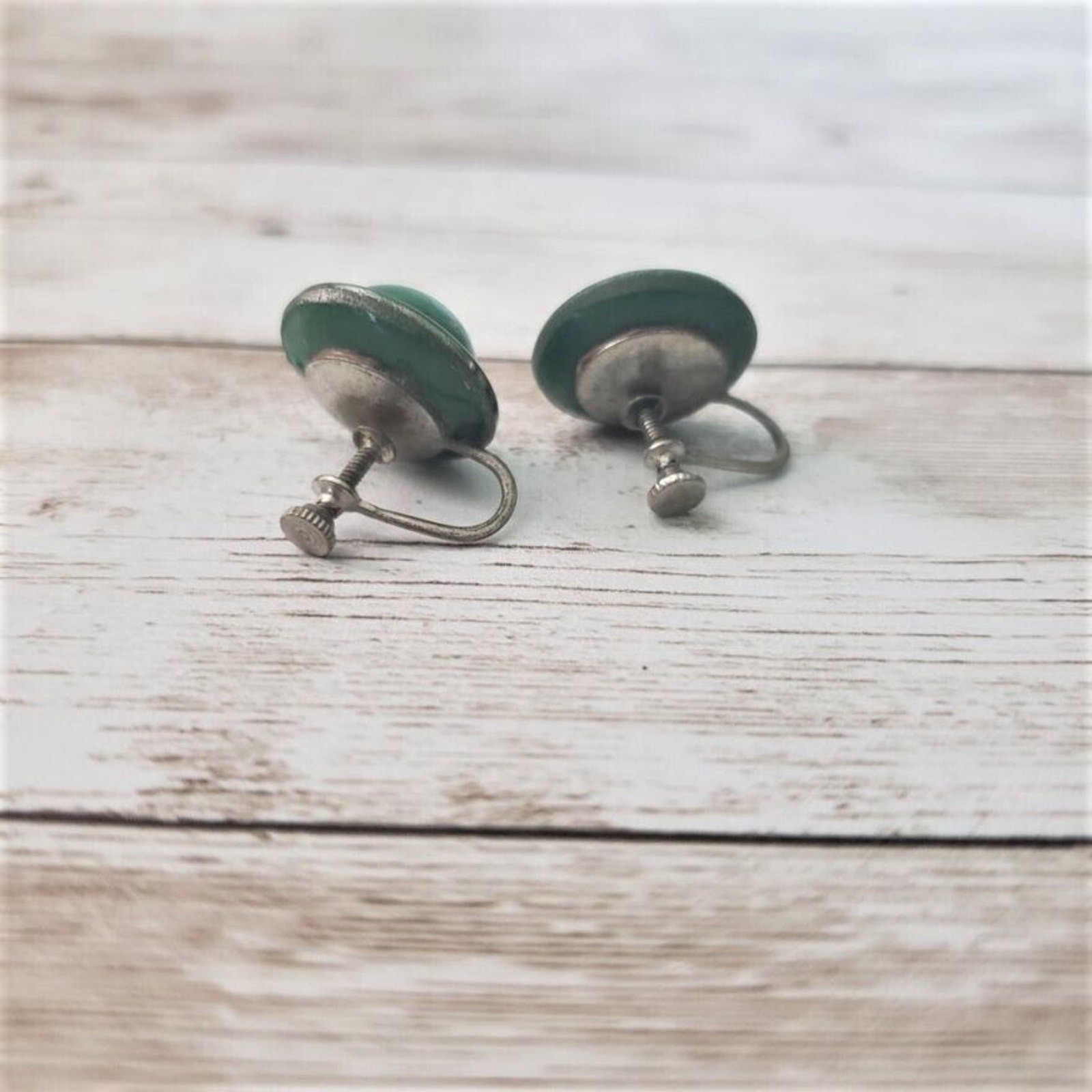 Vintage Screw Back Earrings – Pine Green Circle with Halo