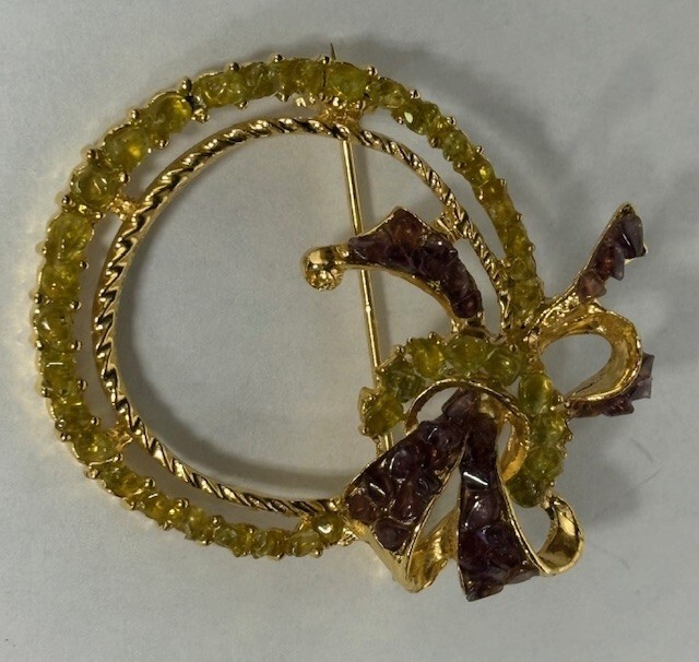 Round Ornament Vintage Brooch Yellow & Purple Stones
