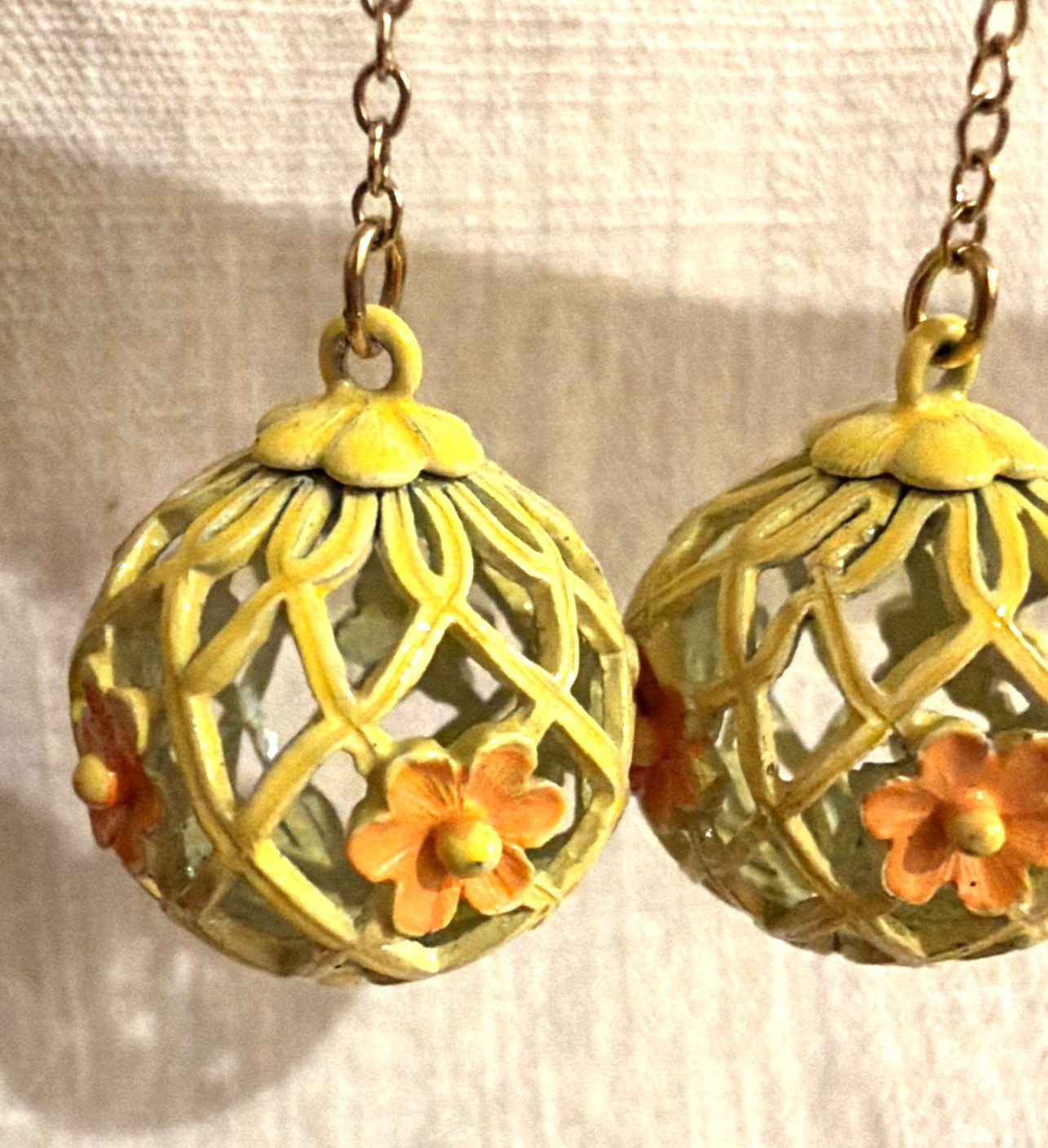 Vintage 1960’s Flower Power Enamel Flower Dangle Earrings Clip On Funky Stylish
