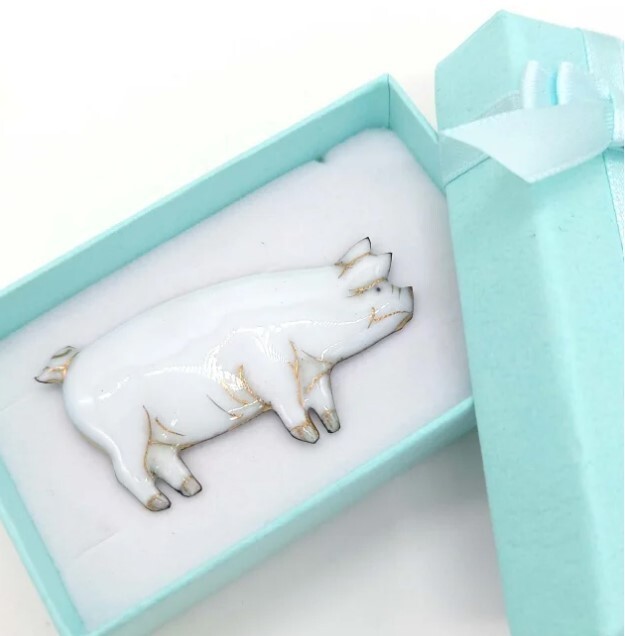 Good Luck Pig Motif – Japanese cloisonné enamel Mini Brooch Made-to-order NEW
