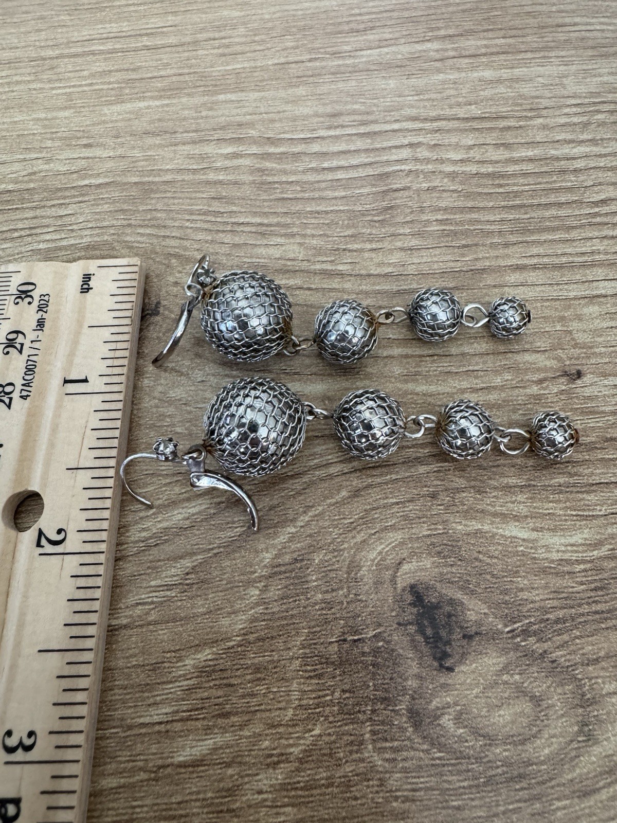 Vintage Silver Tone Metal Mesh Ball Round Dangle/Drop Hook Earrings Leverback