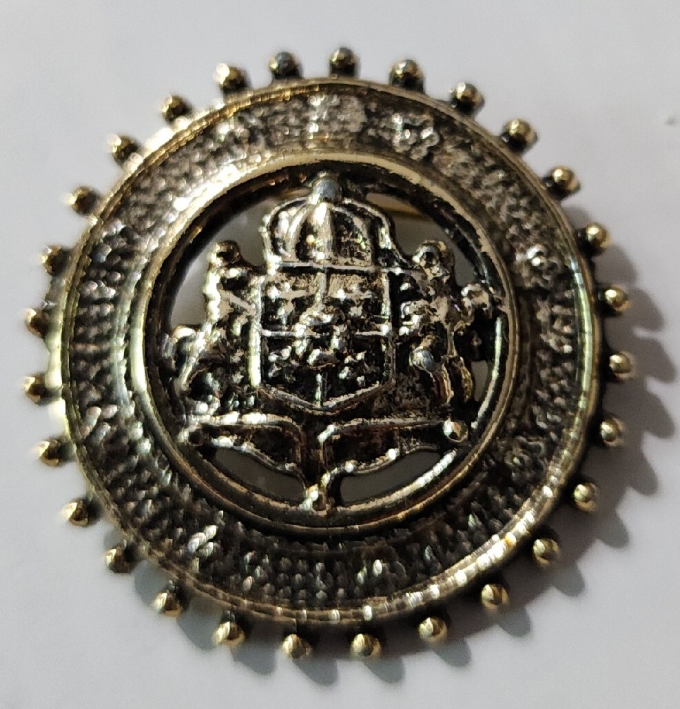Signed Vintage Blackened Antiqued Alloy Metal Retro Royal Coat of Arms Brooch