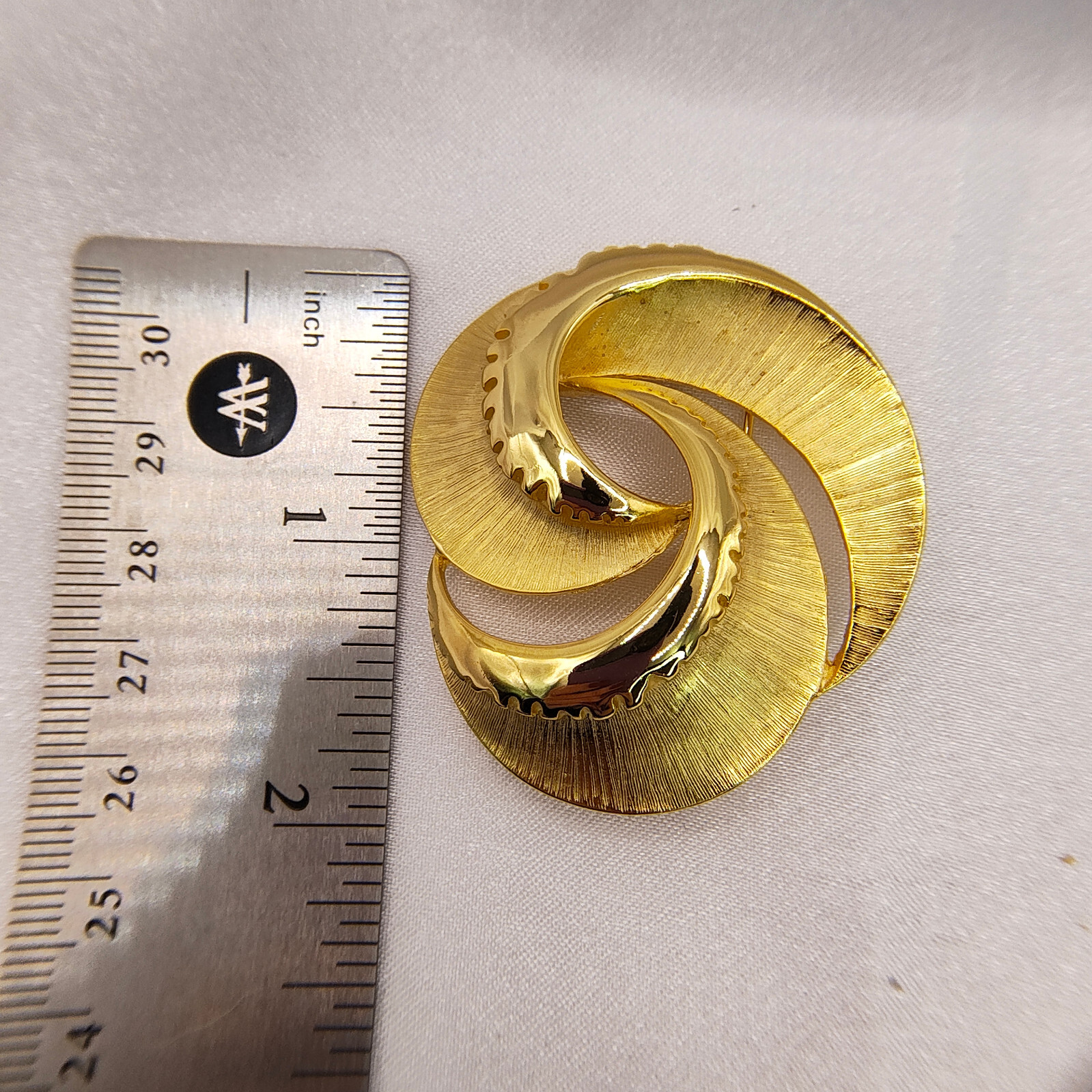 VTG Tona Gold Tone Brooch Pin Swirl Drip Multiple Textures Modernist Signed