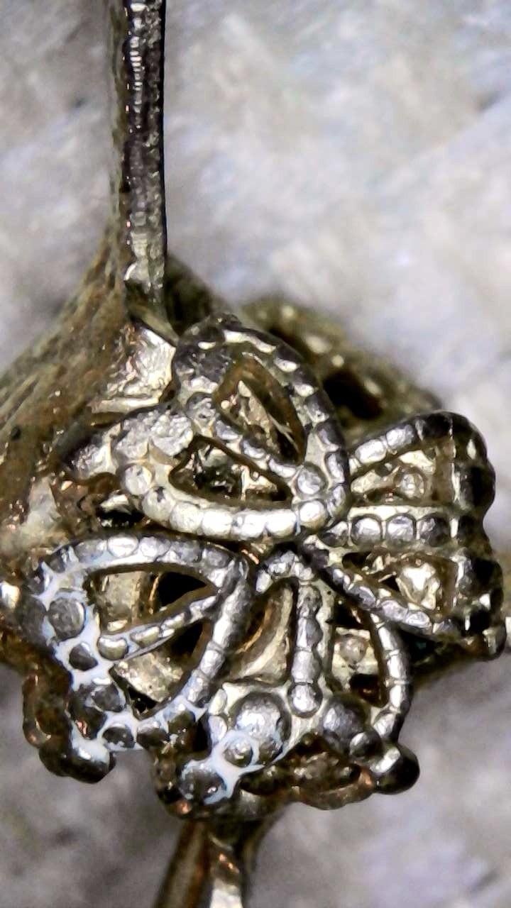 MCM Vintage Women’s Gold Tone Metal Glove Clip, No Stones