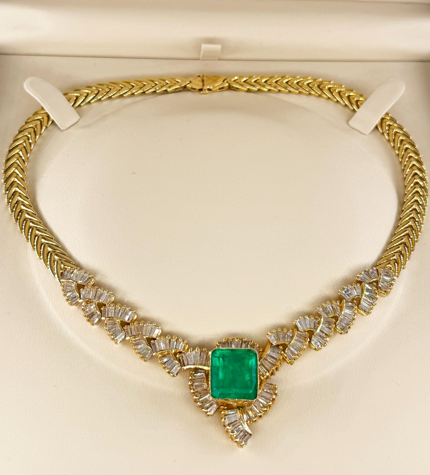GIA 12.60ct Colombian Emerald 6.0ctw Diamond 14K Gold Collar Choker Necklace