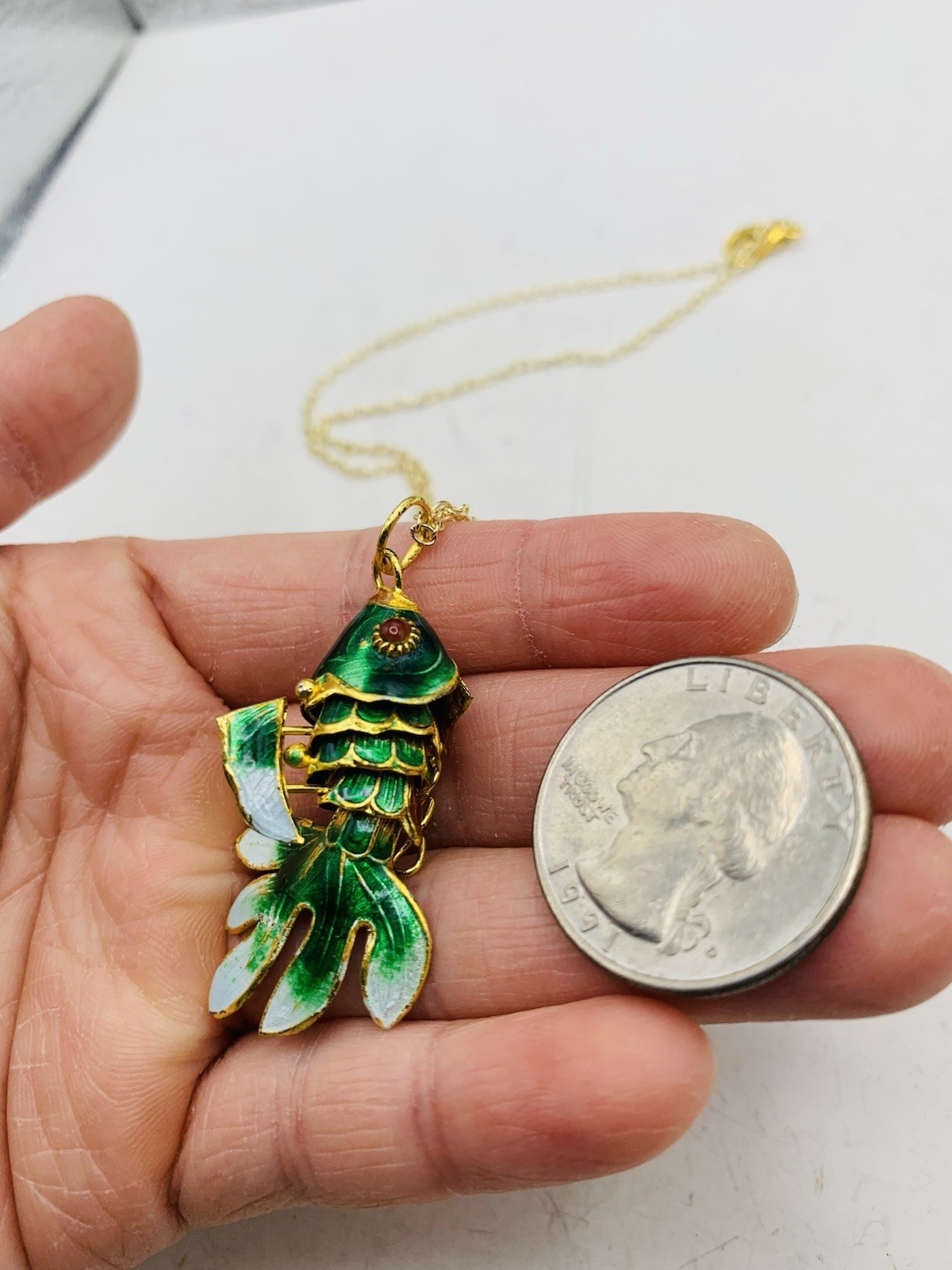 Vintage Lucky Asian Chinese Enamel Articulated Green Gold Tone Fish 16” Necklace