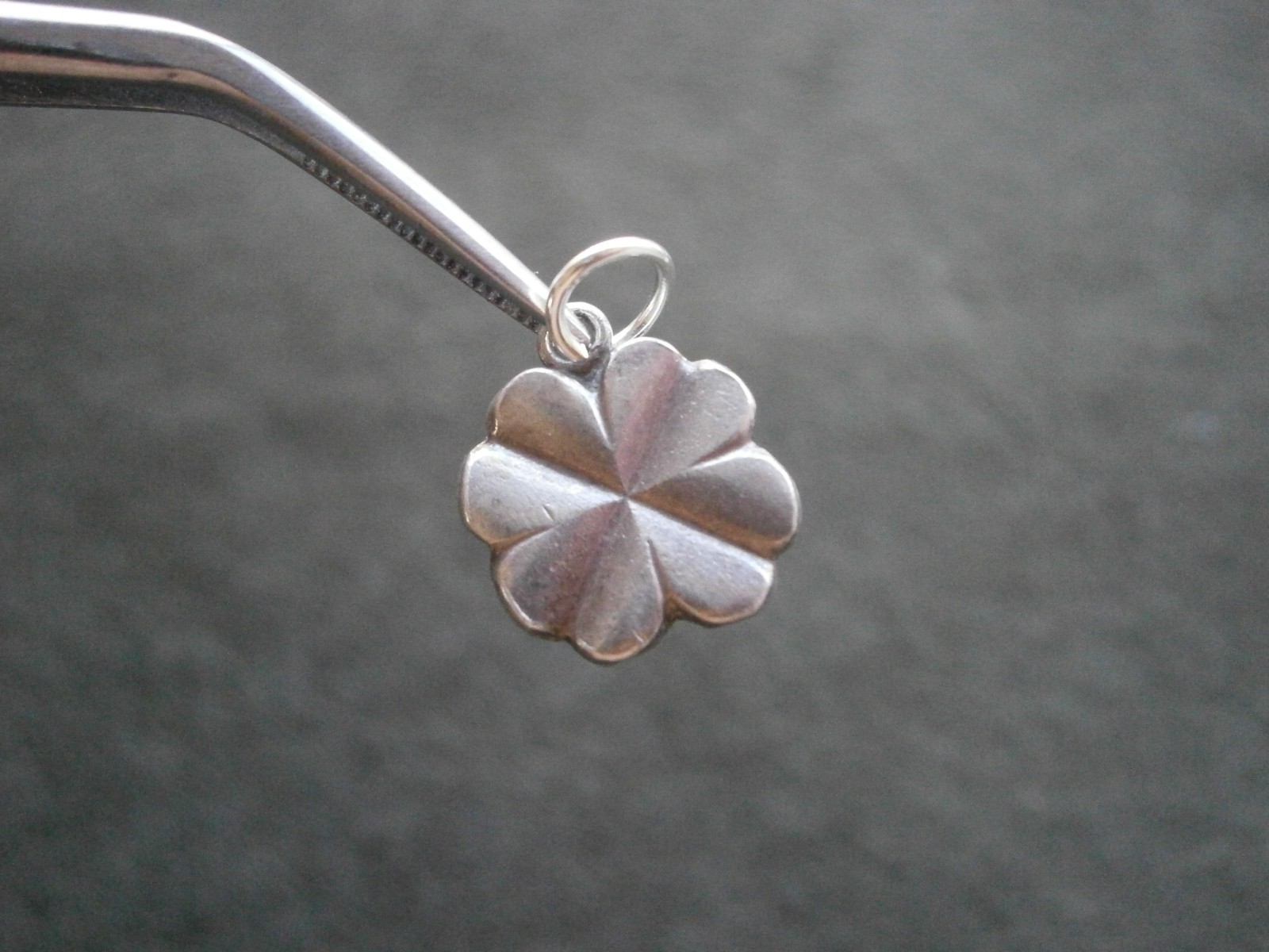 Lucky Four Leaf Clover Vintage Sterling Silver Bracelet Charm Pendant 1.3g