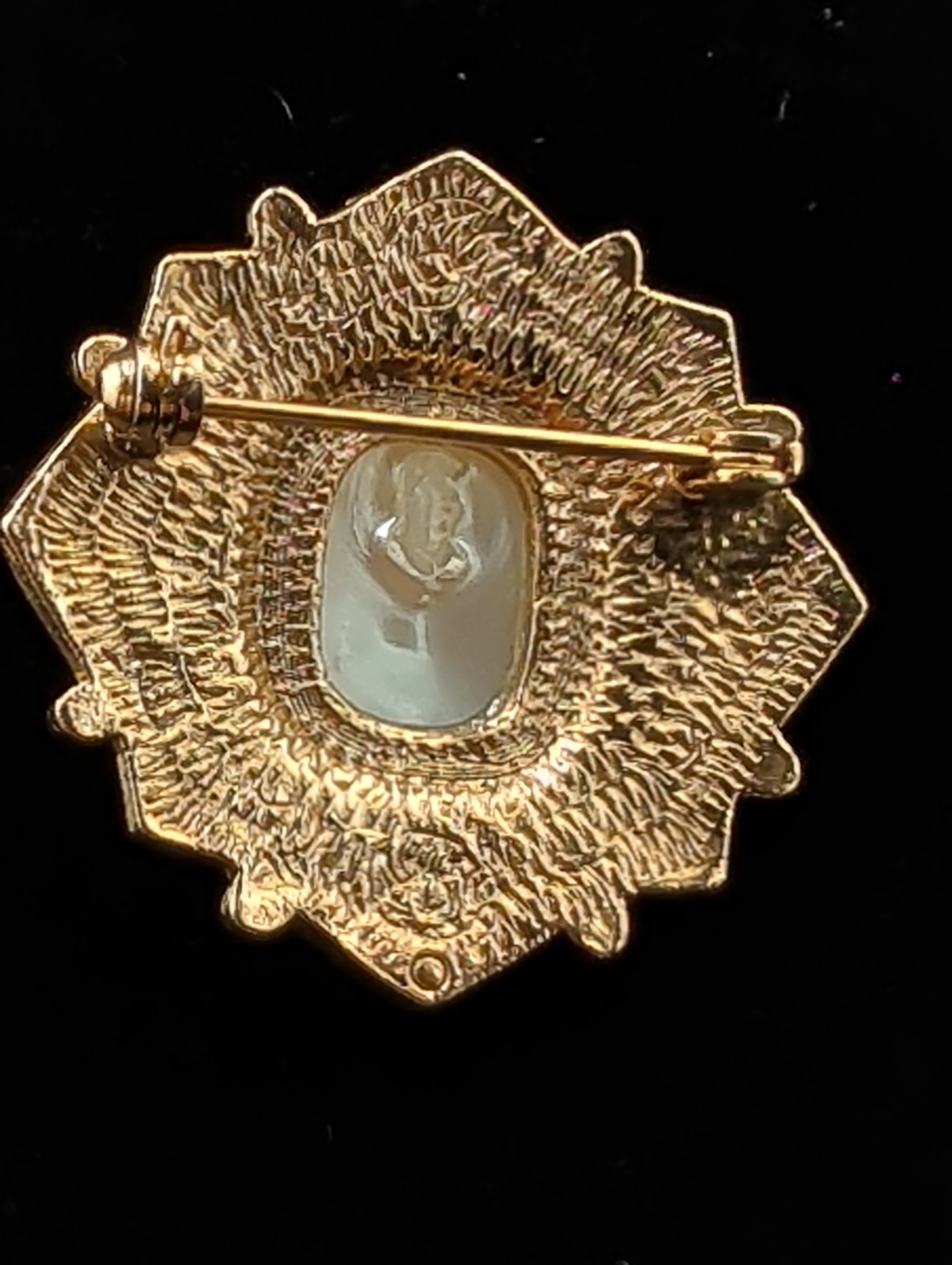 Vintage Victorian-style filigree pattern Gold Tone faux pearl accents Brooch